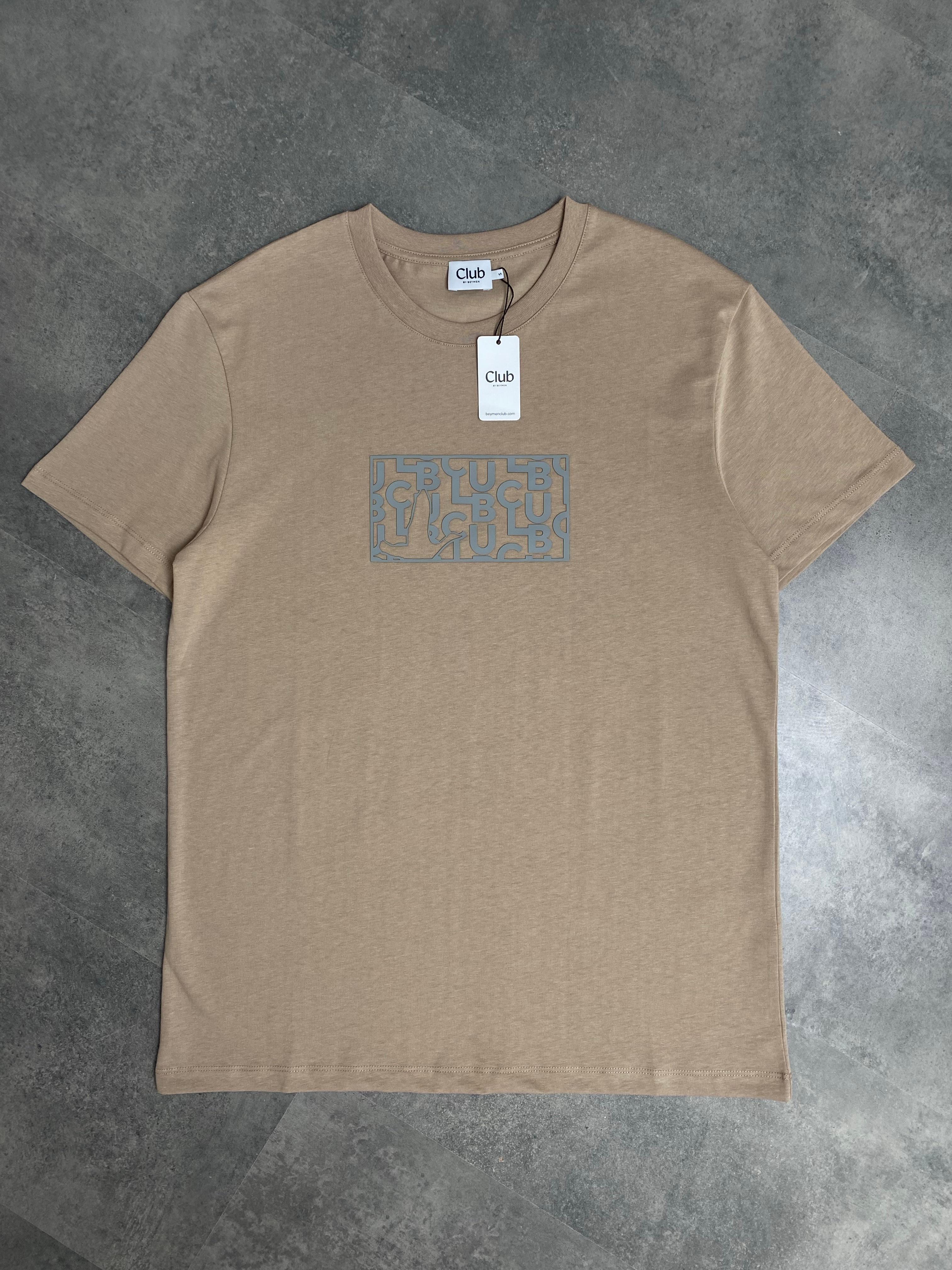 Yeni Sezon Özel Seri Embossed Logo T-shirt - BEJ