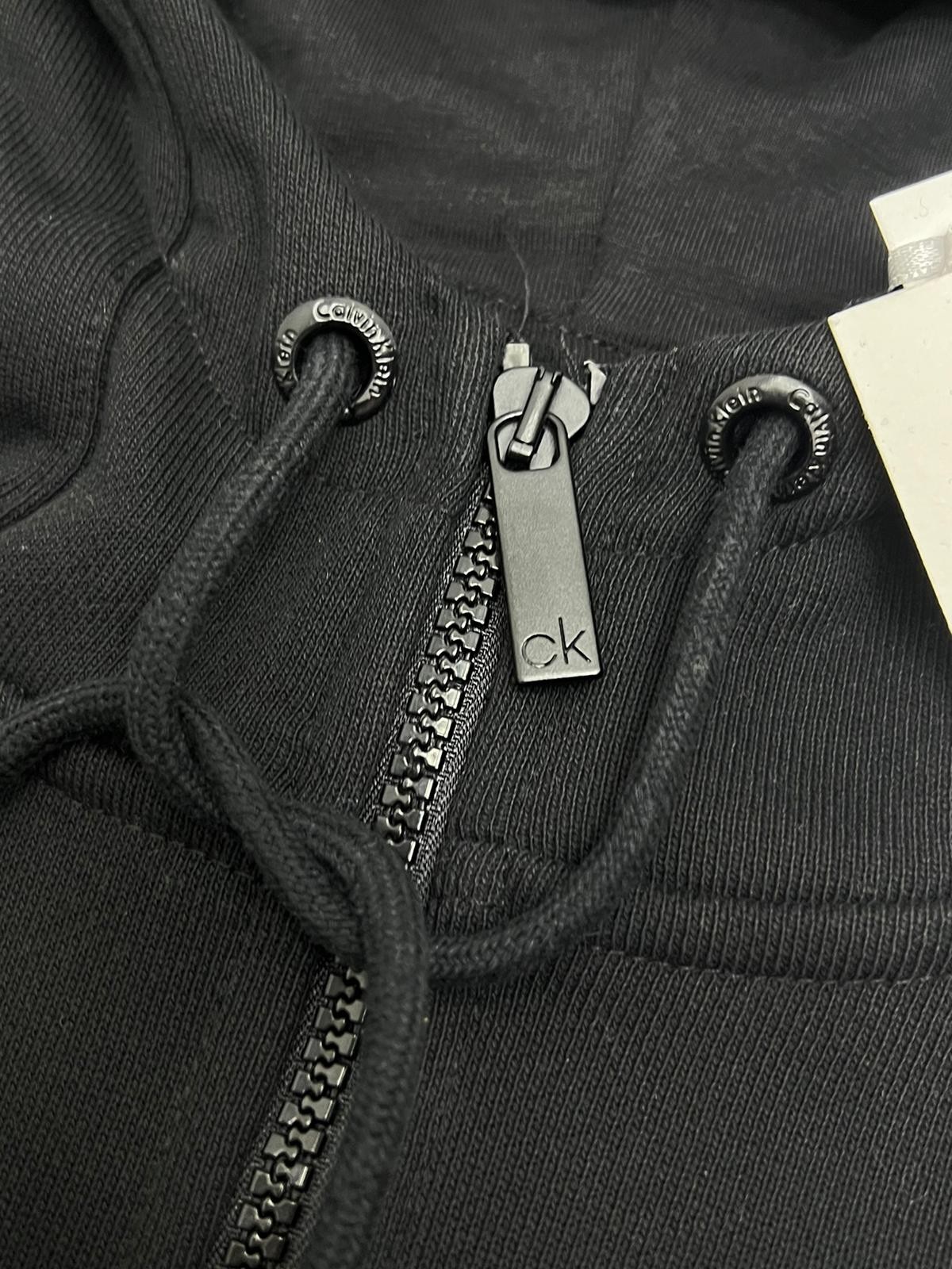 Limited Edition Yan Fermuarlı Kaplamalı Black Patch Logo Ceket