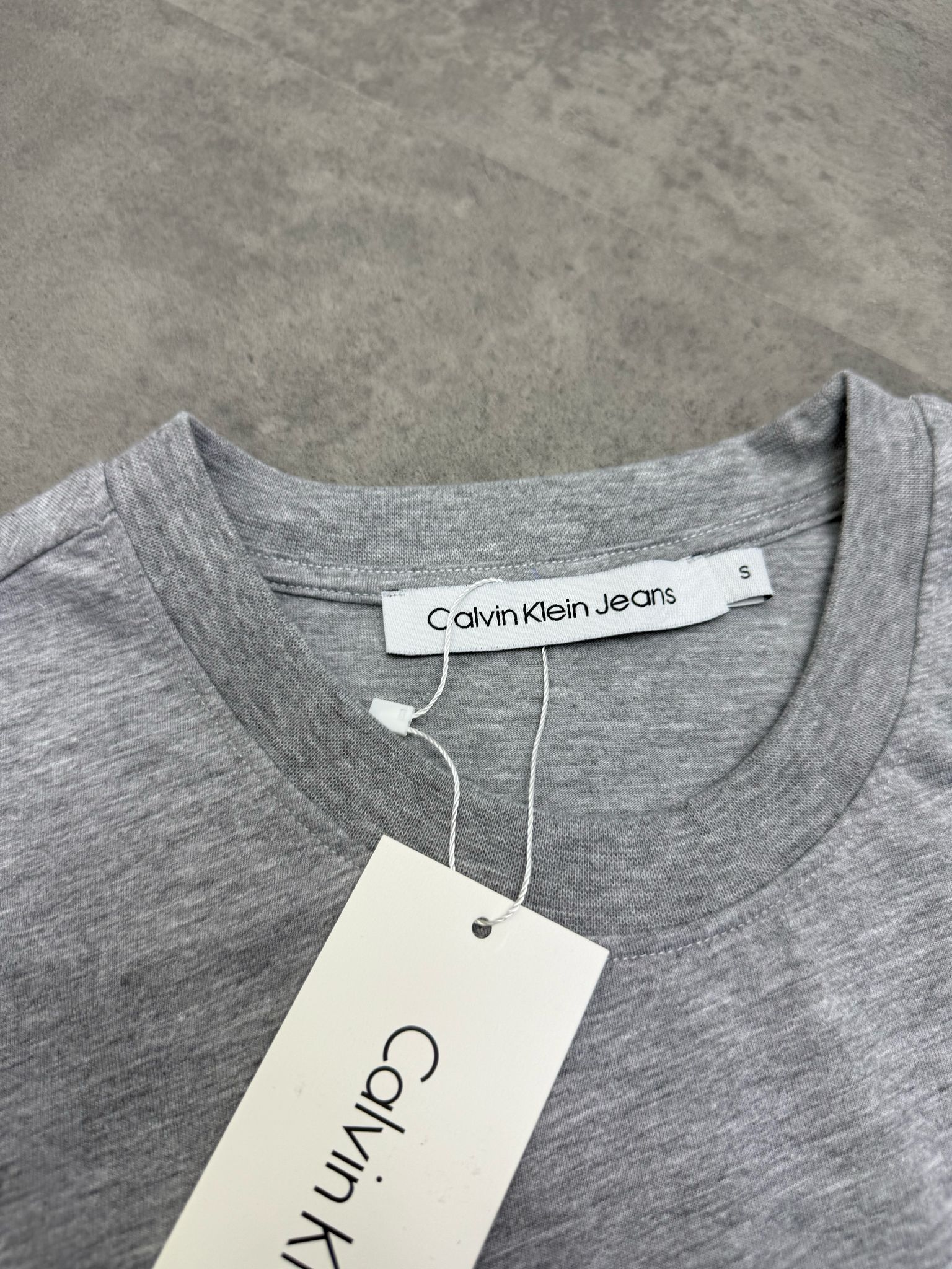 Yeni Sezon Nakış Peluş Detaylı Özel Seri T-shirt