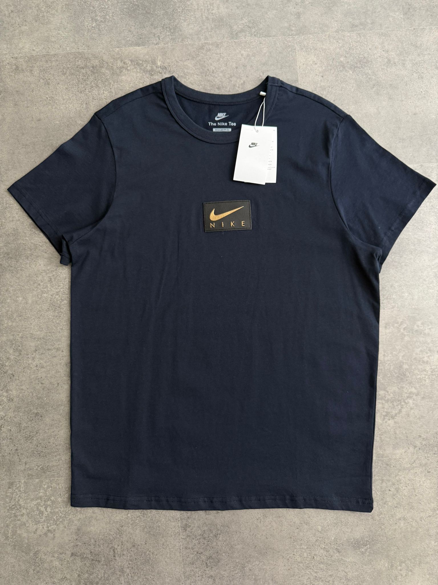 Yeni Sezon Derili Nakış Logo T-shirt - LACİVERT
