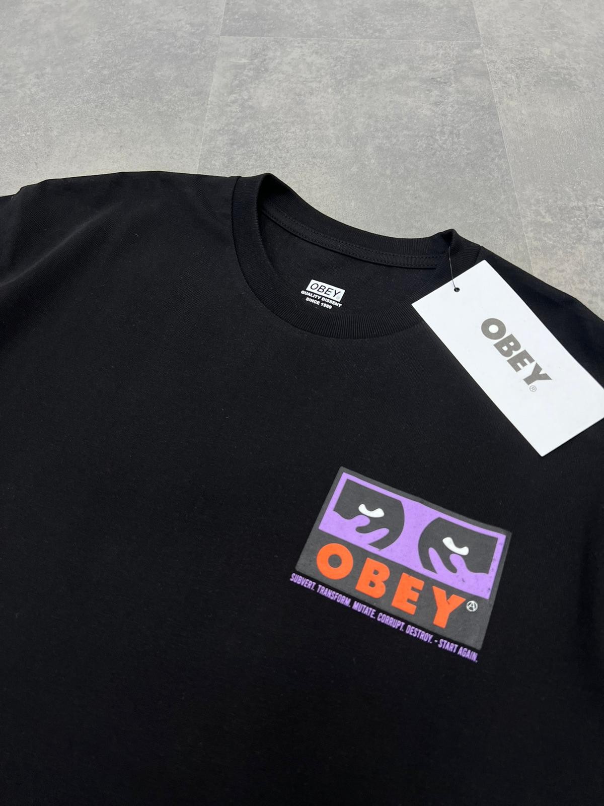Yeni Sezon Back To Print Subvert Black T-shirt