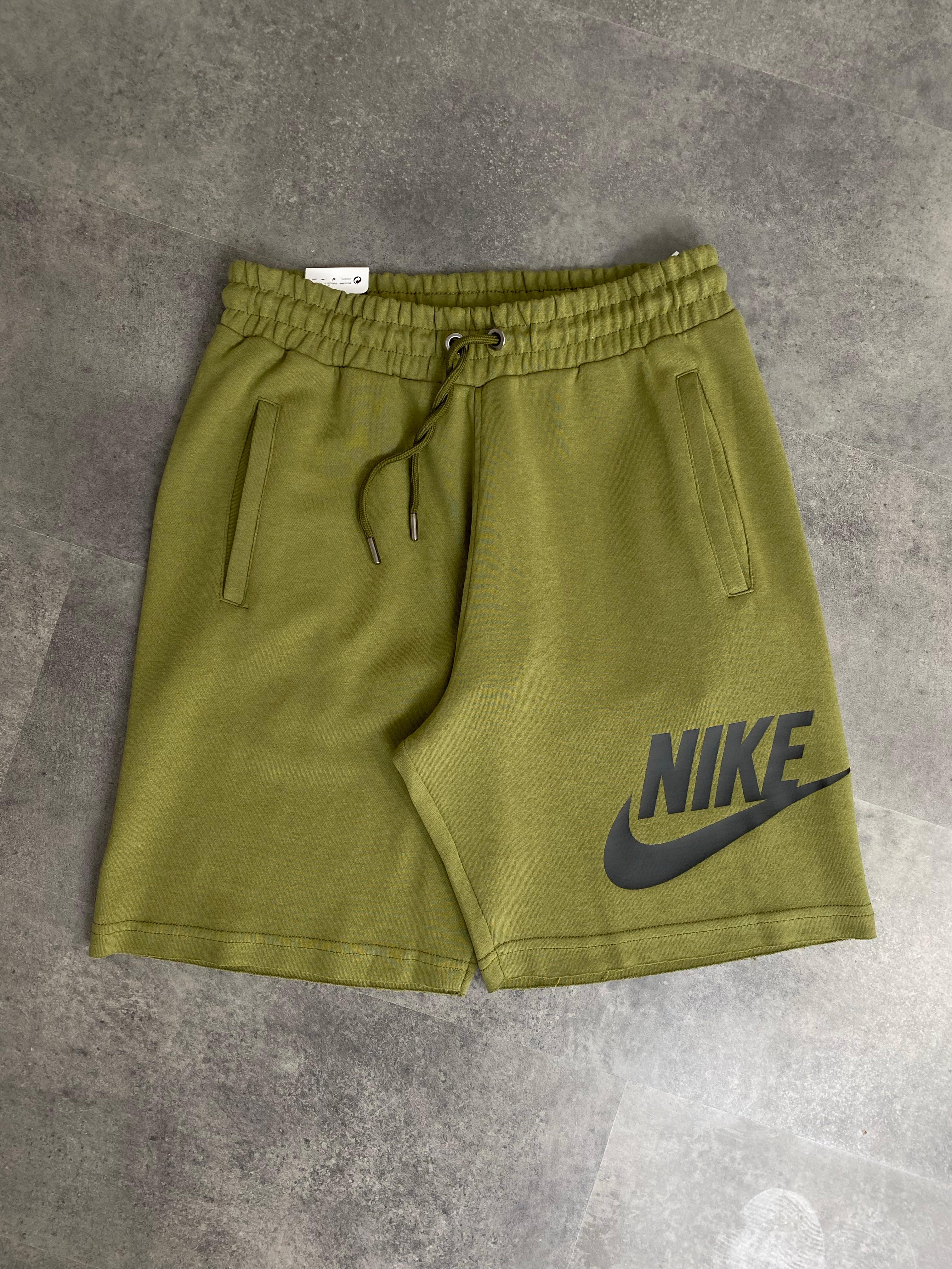 Yeni Sezon Basic Mid Logo Şort - HAKİ