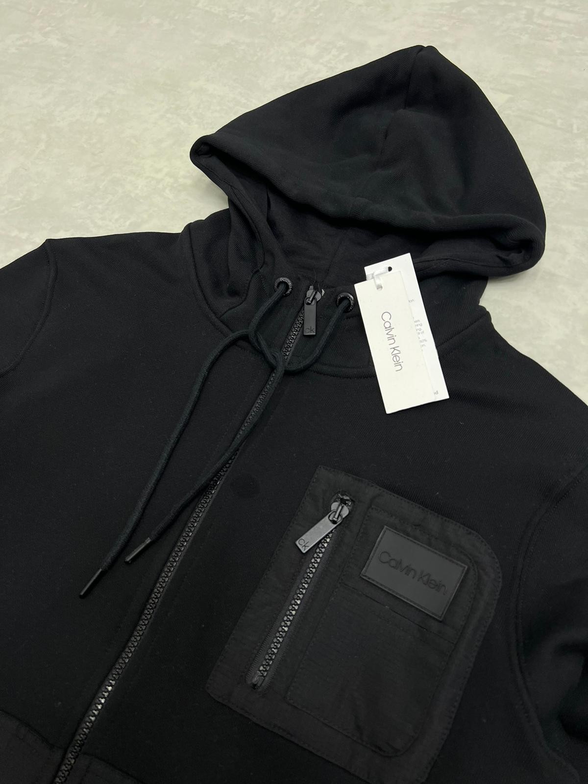 Limited Edition Yan Fermuarlı Kaplamalı Black Patch Logo Ceket