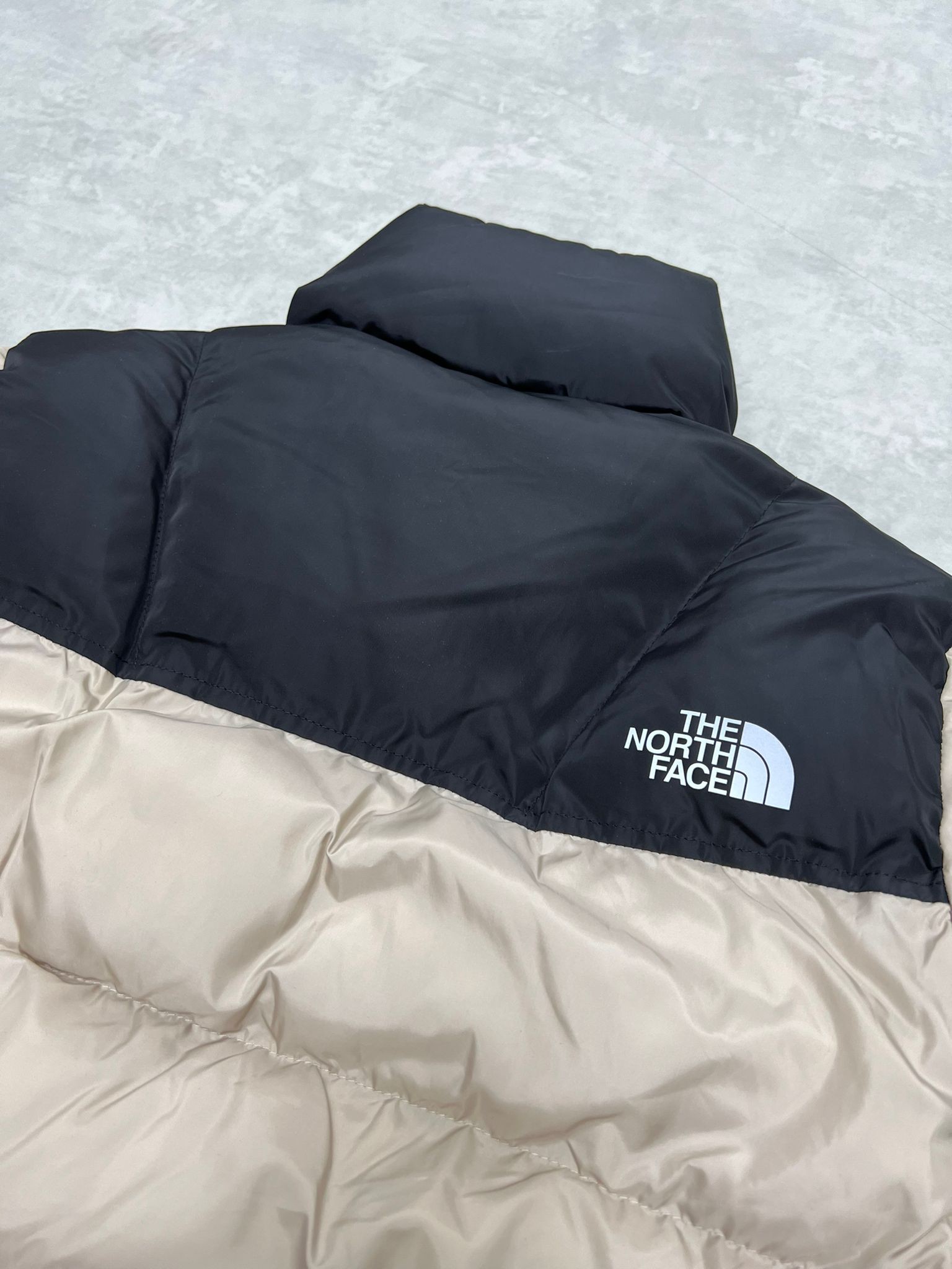 TNF 1996 RETRO Cream MONT