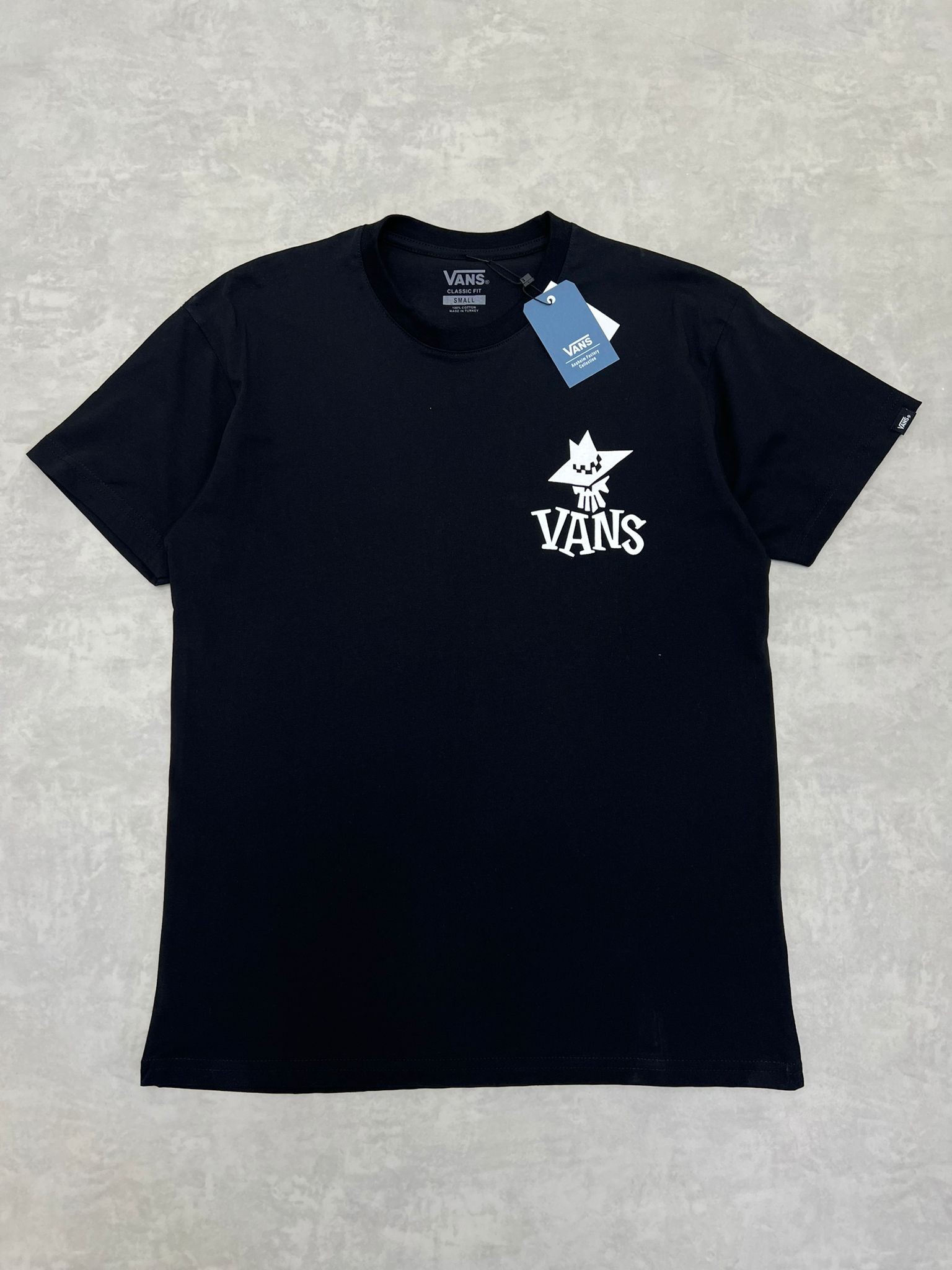 Alien Of The Wall Back Print Black T-shirt