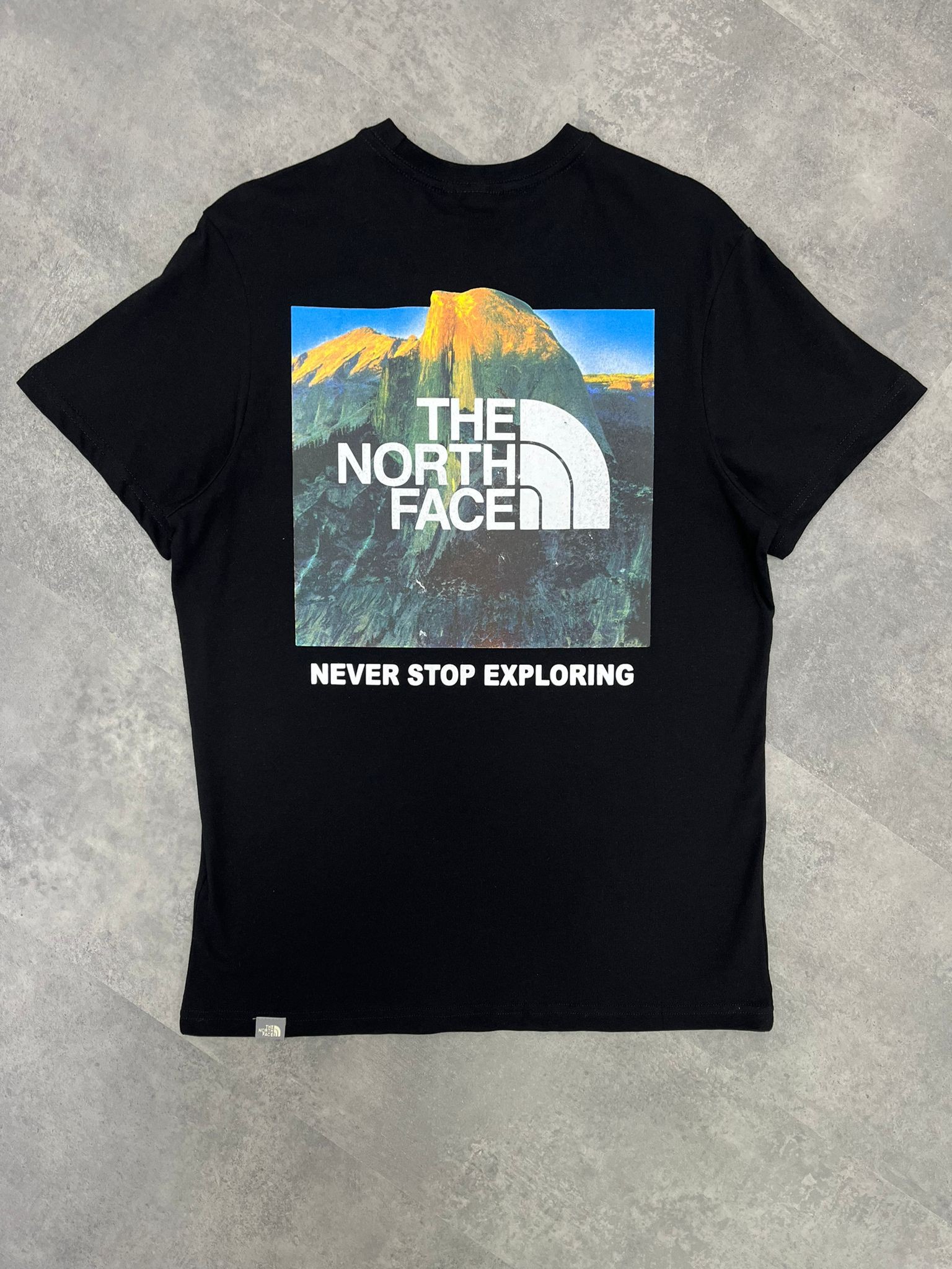 Yeni Sezon Back To Print Green Mountain Black T-shirt