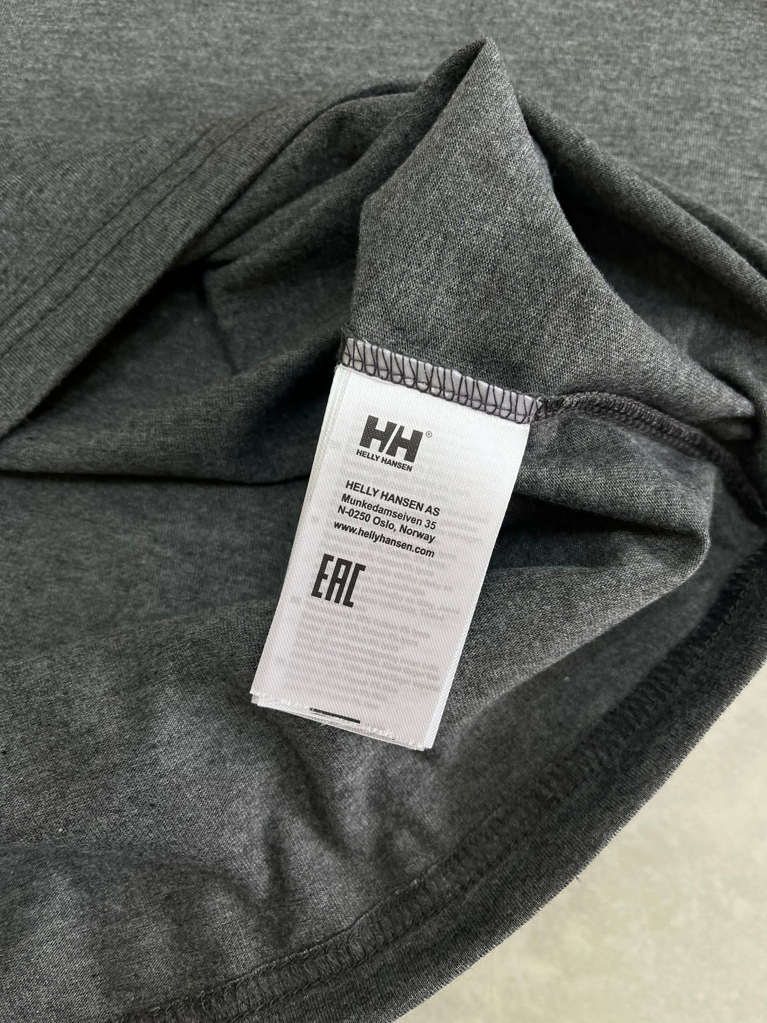 Mountain Mid Logo Füme T-shirt