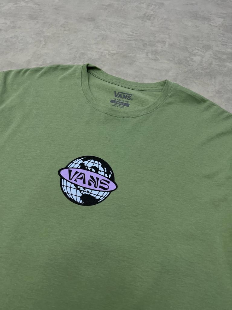 Green T-shirt With Sun And Earth Print On The Back