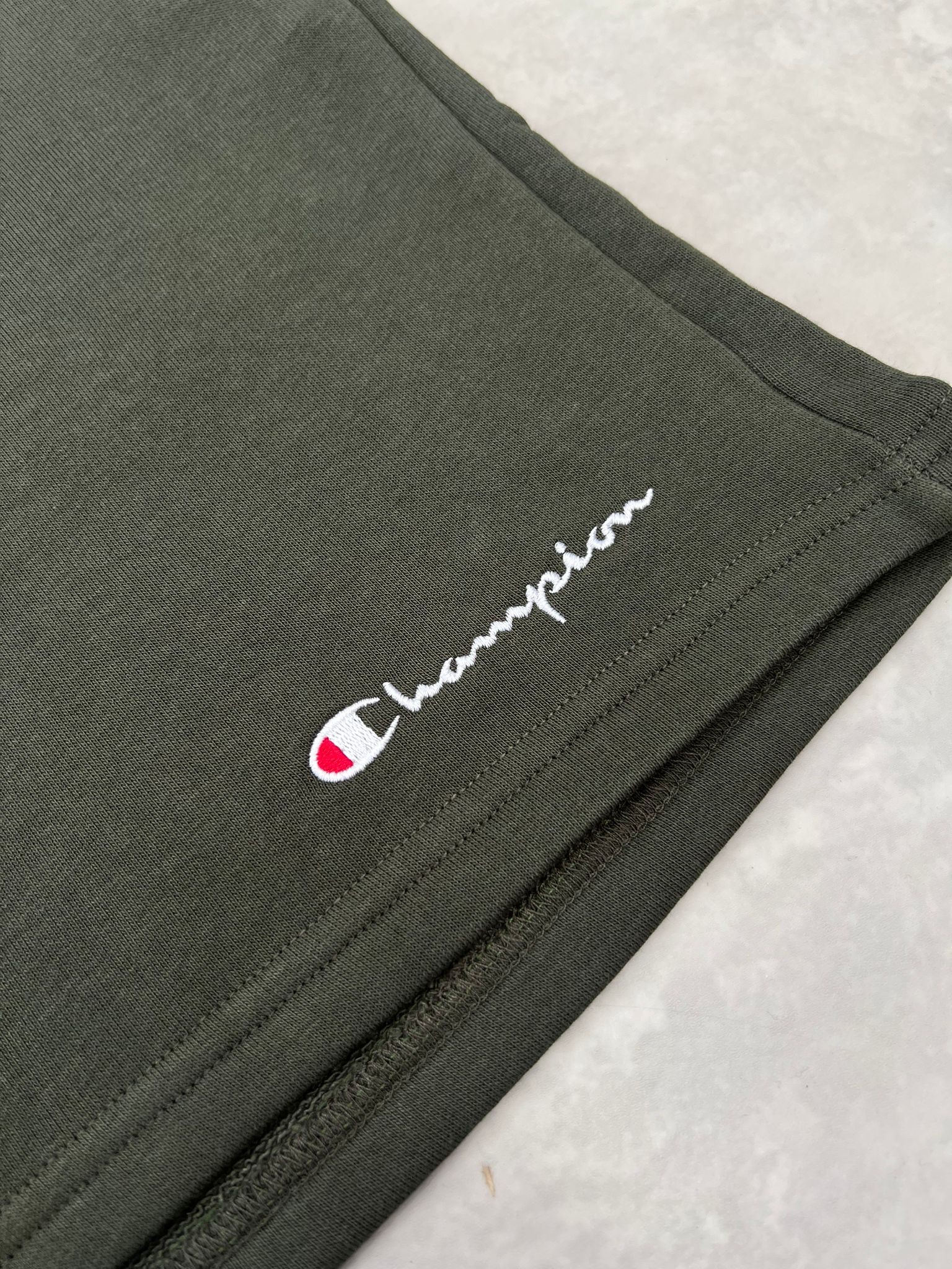 Essential Logo Classic Haki Relax Kalıp Şort