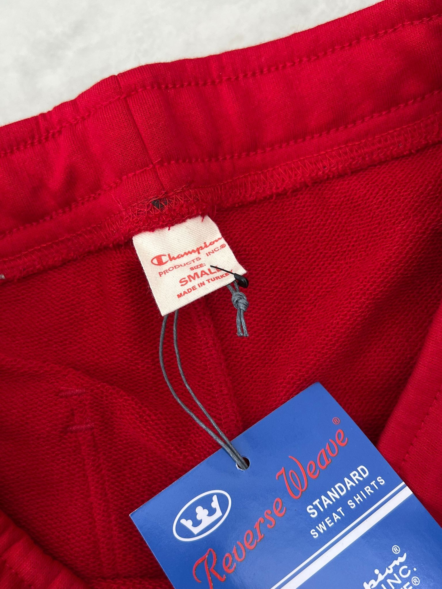 Essential Logo Classic Red Şort