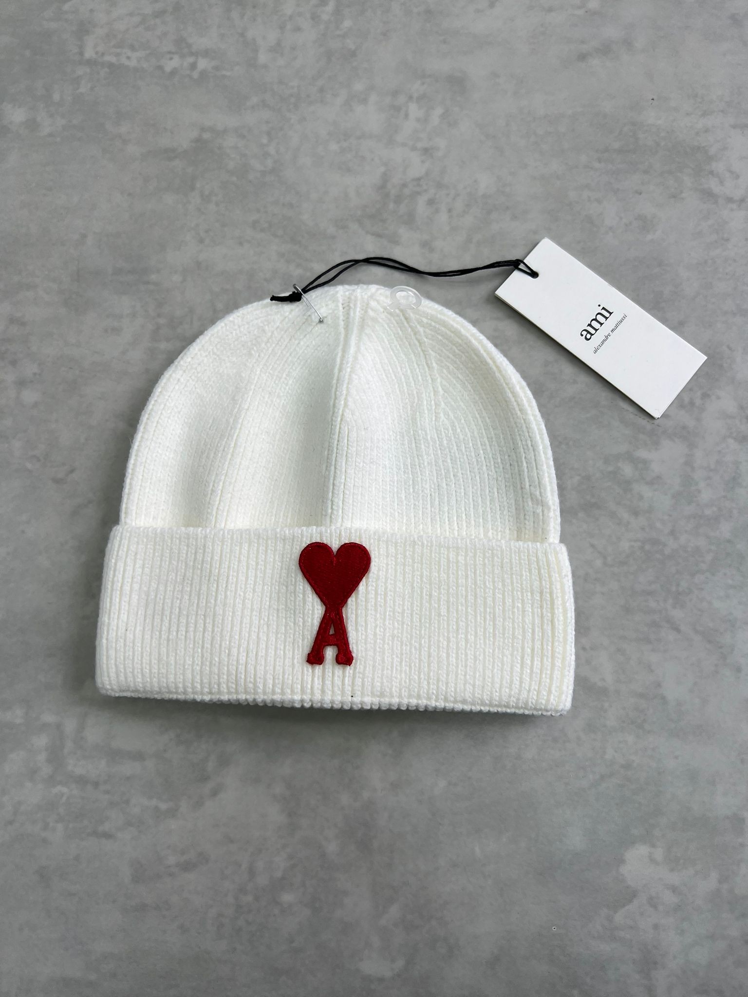 Limited Edition Classic Basic Yün Cream Bere