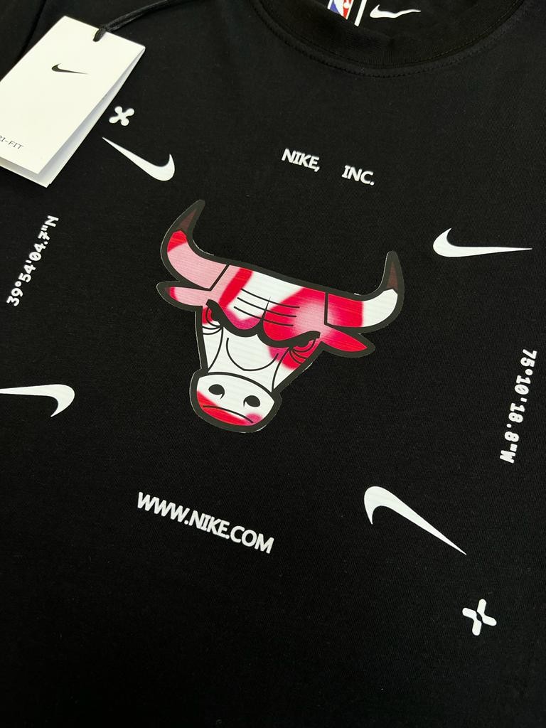 Chicago Bulls Essential Logo Black T-shirt