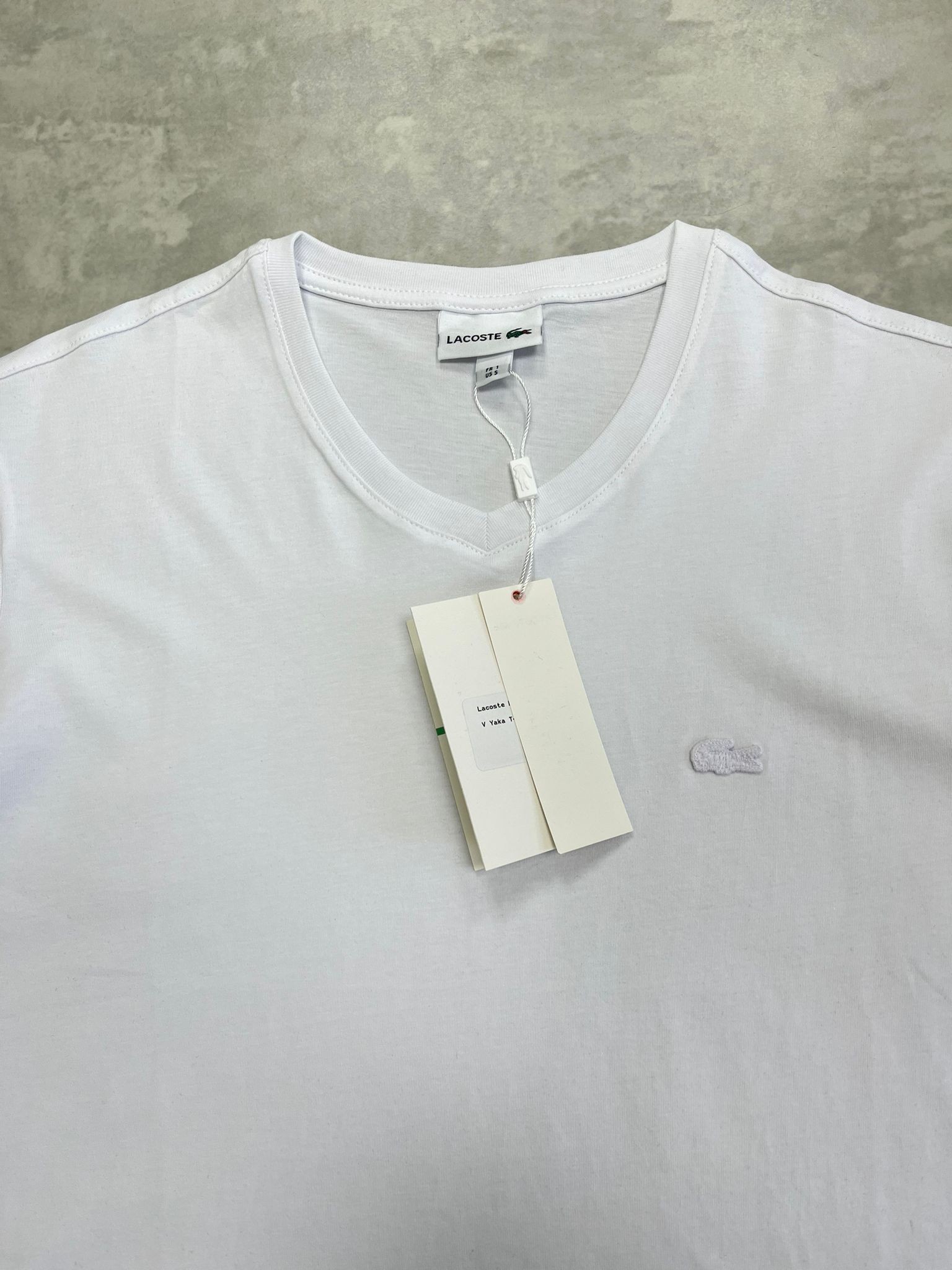 V Yaka Basic Mini Logo Paris White T-shirt