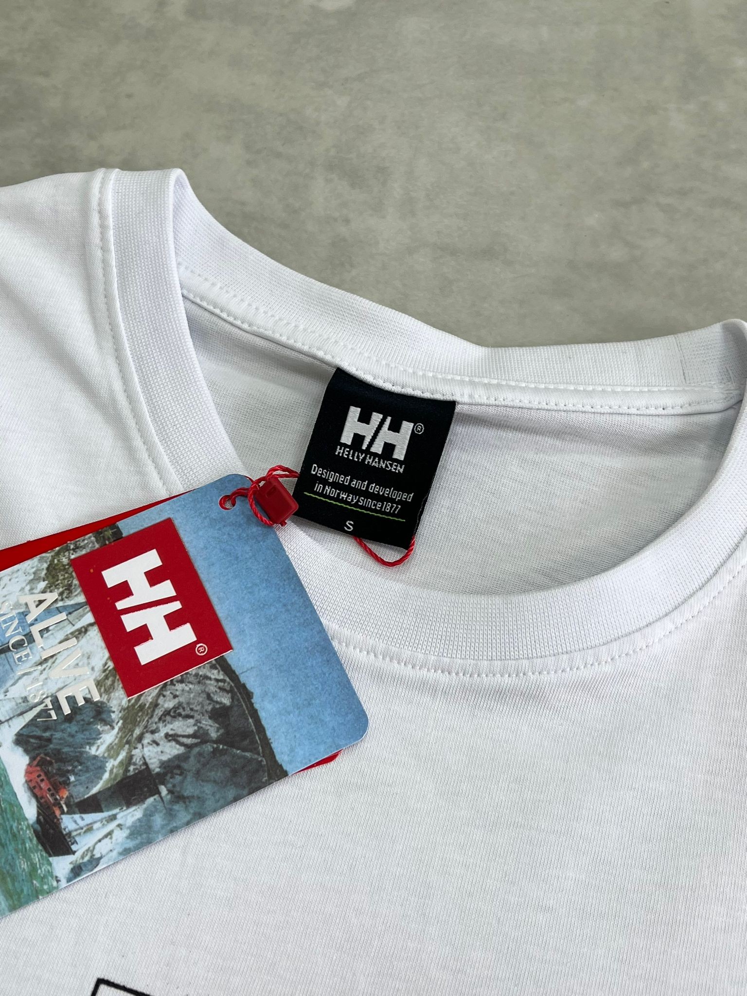 Herb Mountain  Mid Logo White  T-shirt