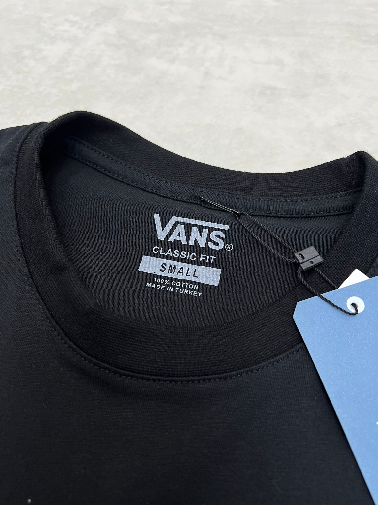 Alien Of The Wall Back Print Black T-shirt