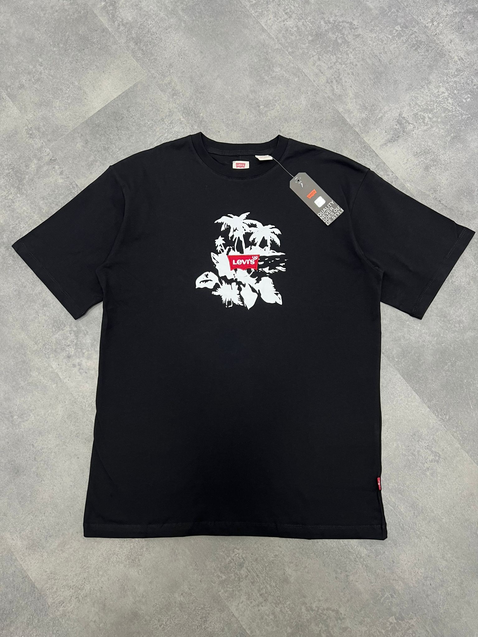 Yeni Sezon Back Print Island Black T-shirt