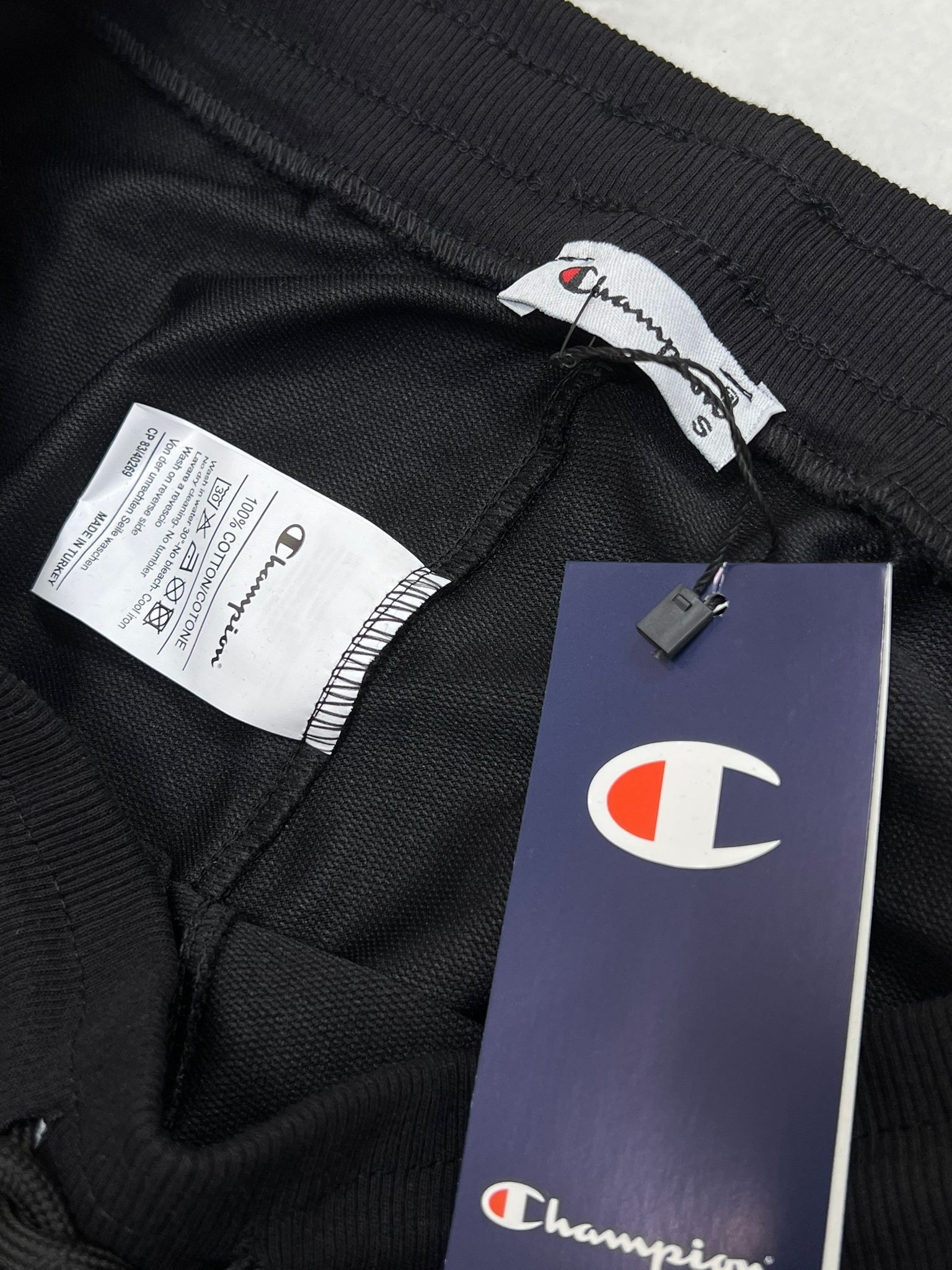 Yeni Sezon Essential Logo Mevsimlik Black Eşofman Altı