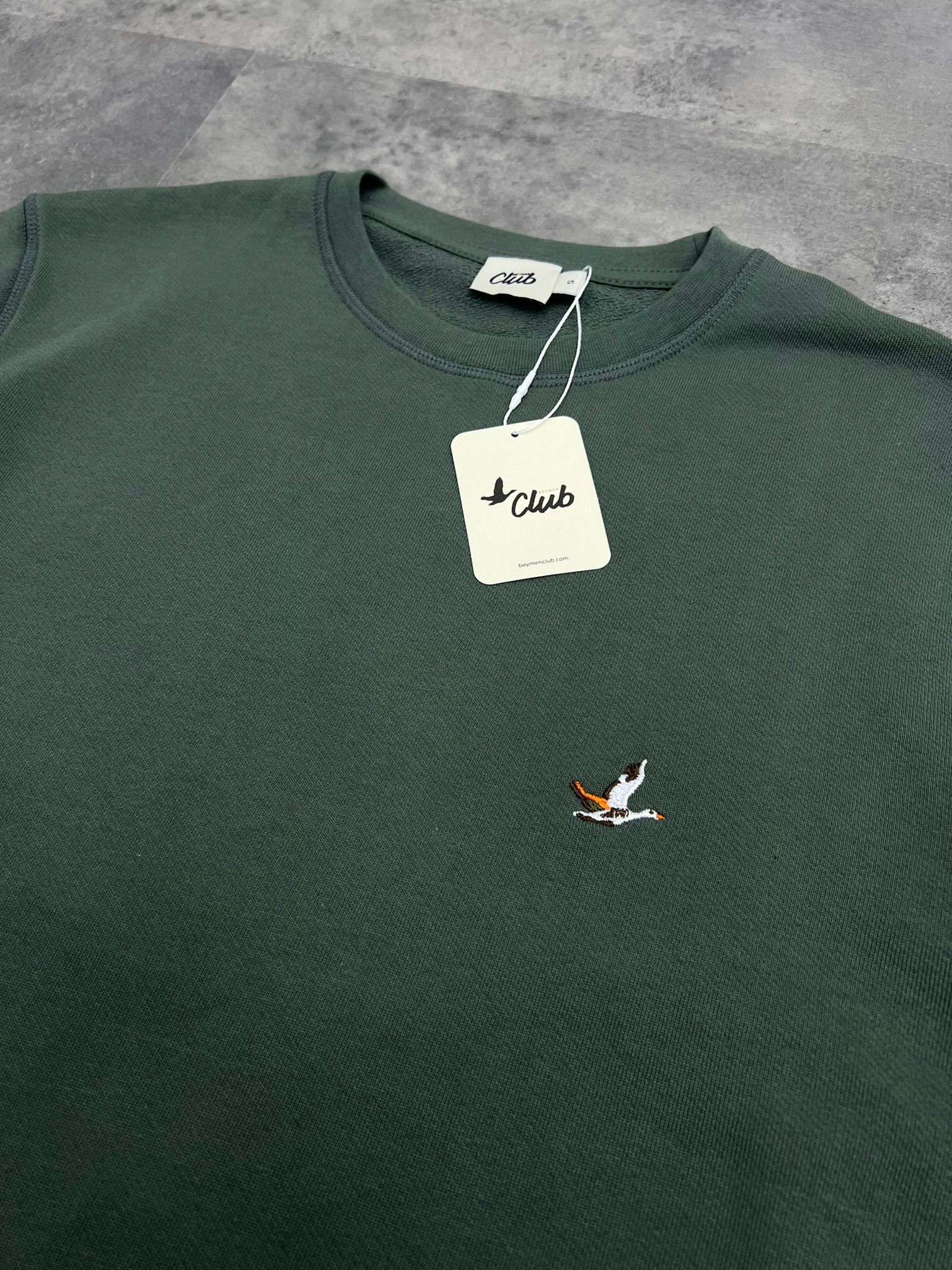 Classic Basic Essential Ceast Mini Logo Haki Sweatshirt