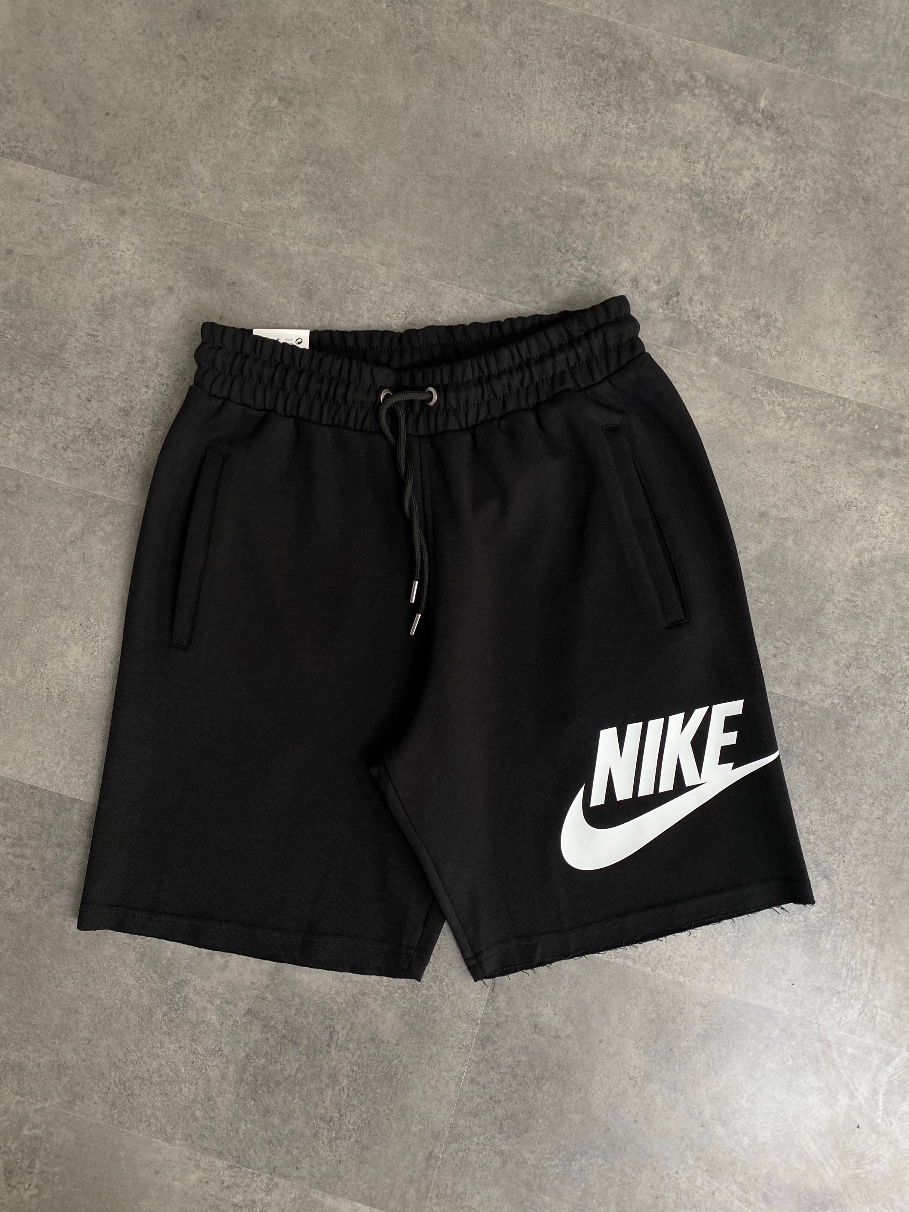Yeni Sezon Basic Mid Logo Şort - SİYAH