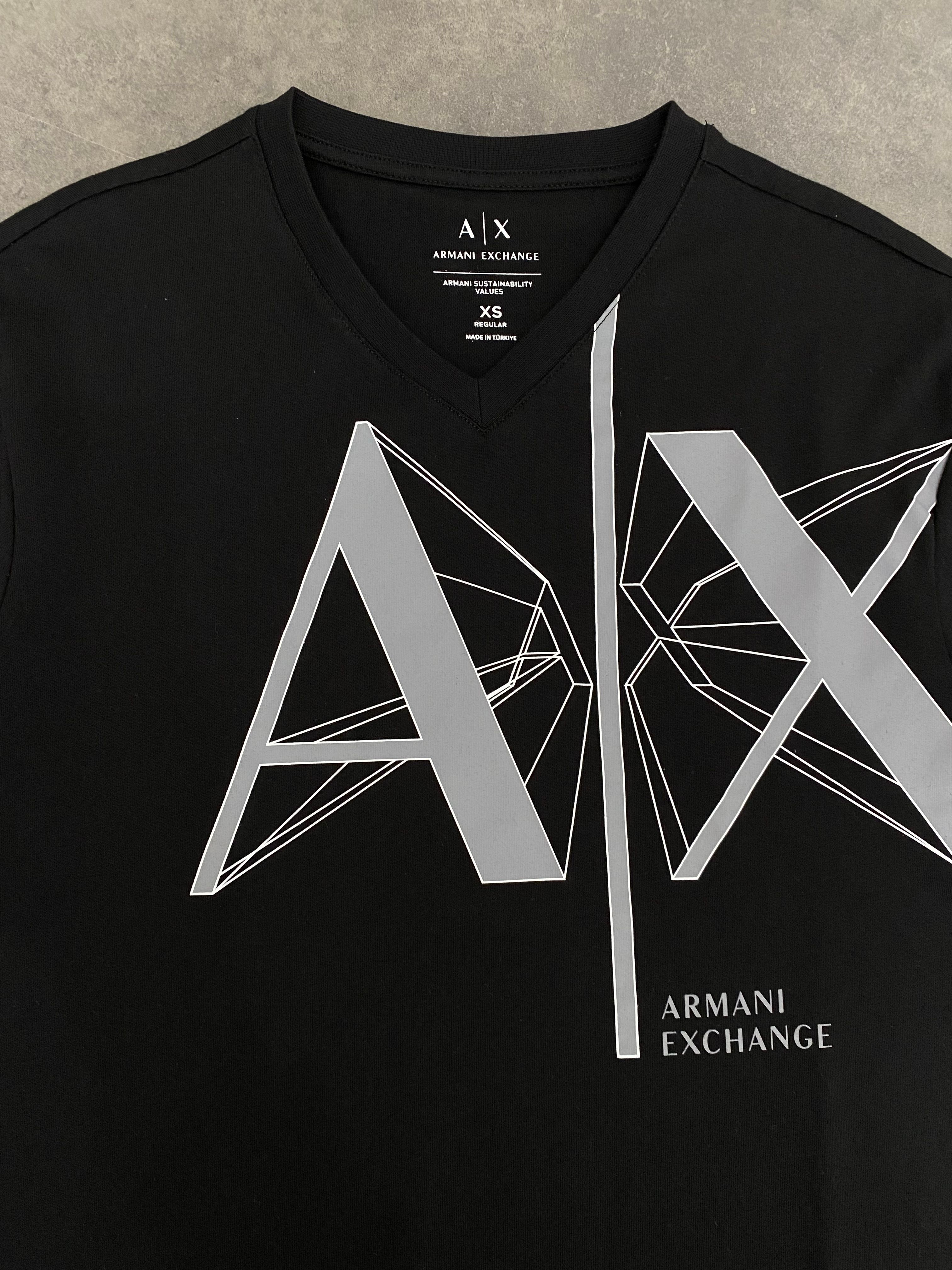 Yeni Sezon V Yaka AX Premium Icon Logo T-shirt
