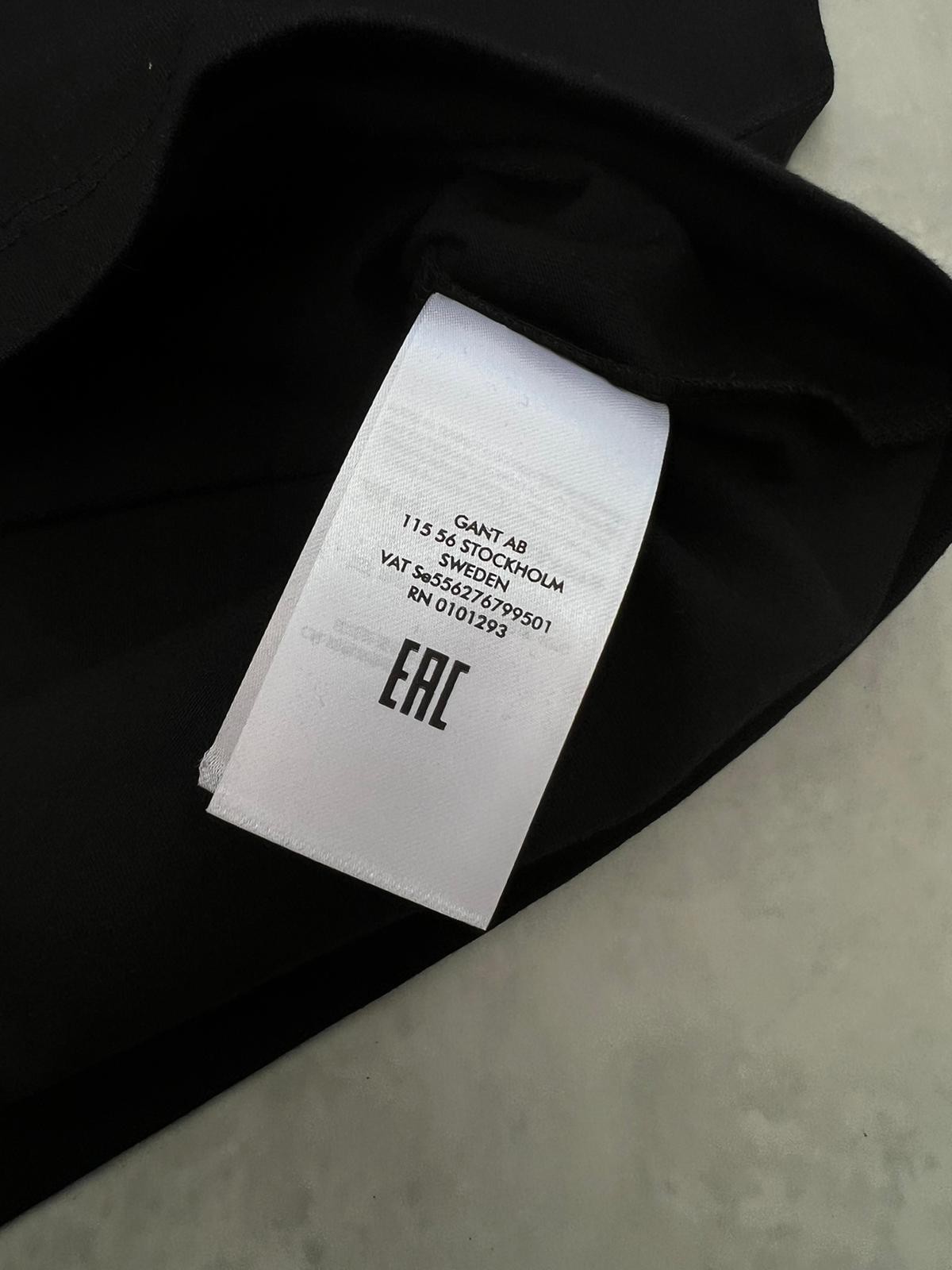 Patch Logo Classic Regular Fit  Black  T-shirt