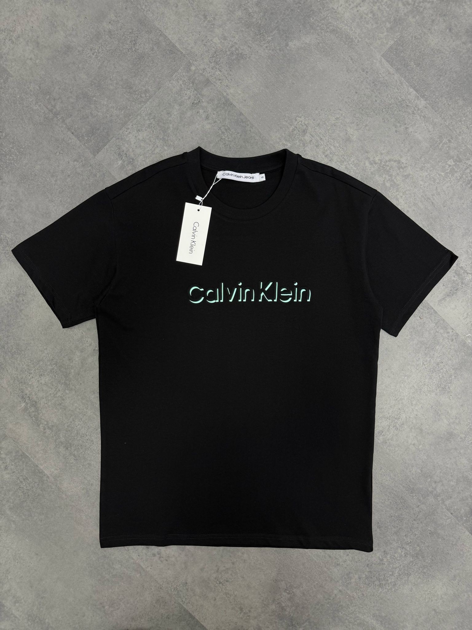 SİYAH