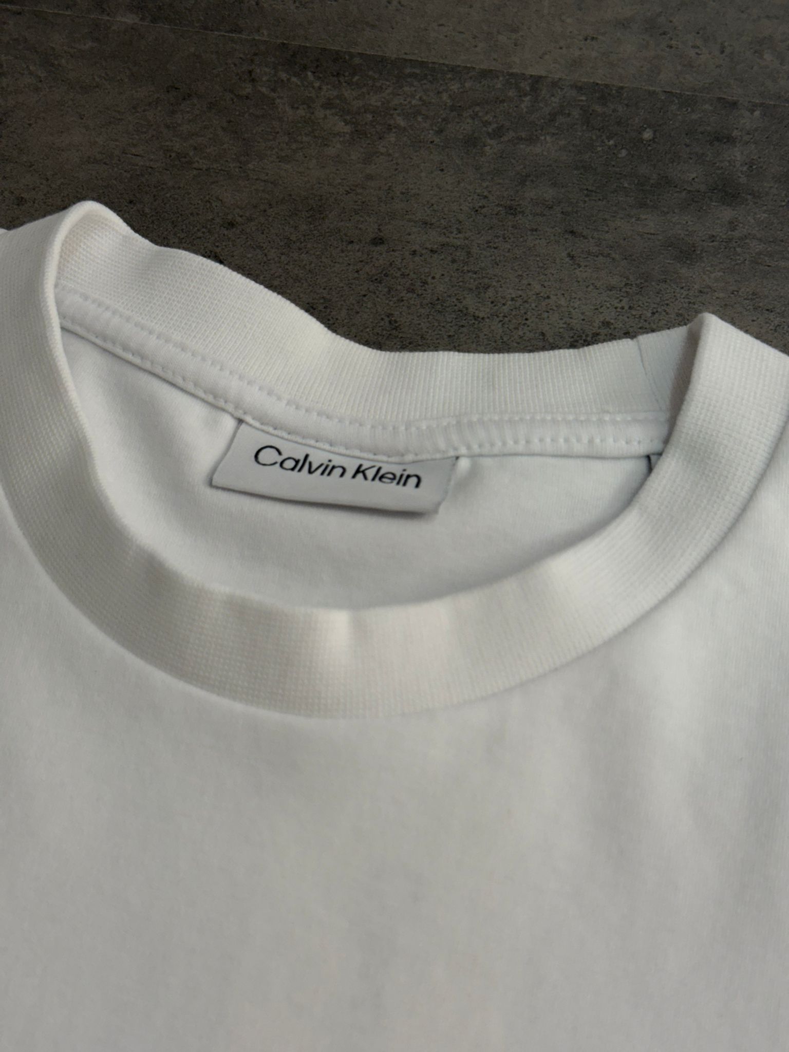 Yeni Sezon Kabartmalı Baskı Essential T-shirt