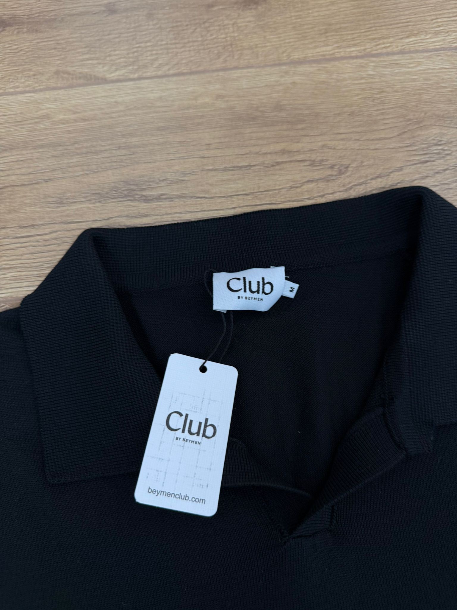 Yeni Sezon V  Polo Yaka Triko  T-shirt