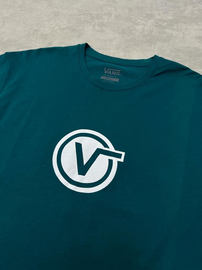 Green T-shirt With Rounded Logo On The Back