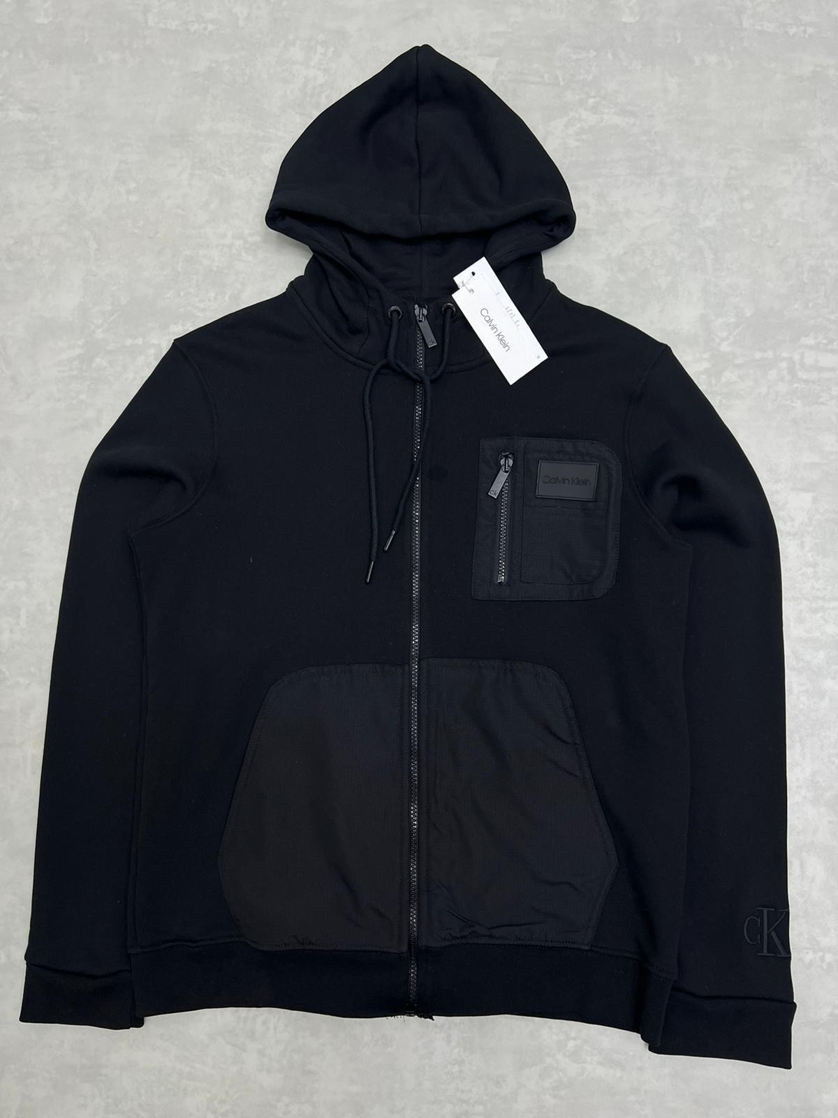 Limited Edition Yan Fermuarlı Kaplamalı Black Patch Logo Ceket