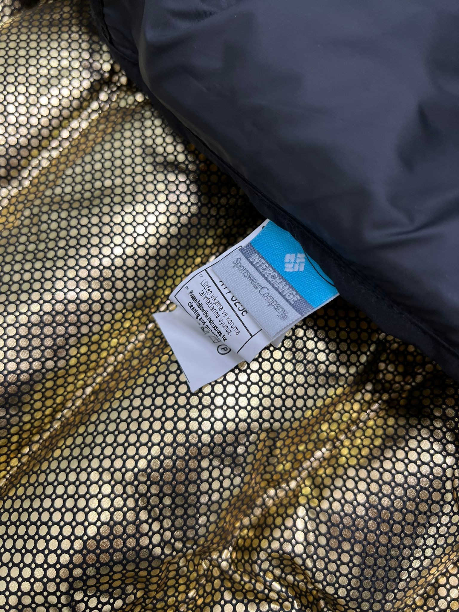 Delta Ridge Vertical Gold Termal 3D Astar Dolgulu Black Kapşonlu Mont
