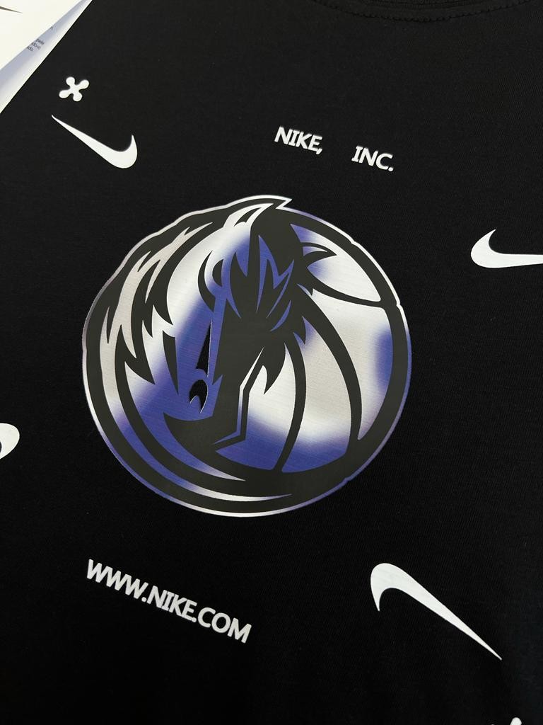Dallas Mavericks Essential Logo Black T-shirt