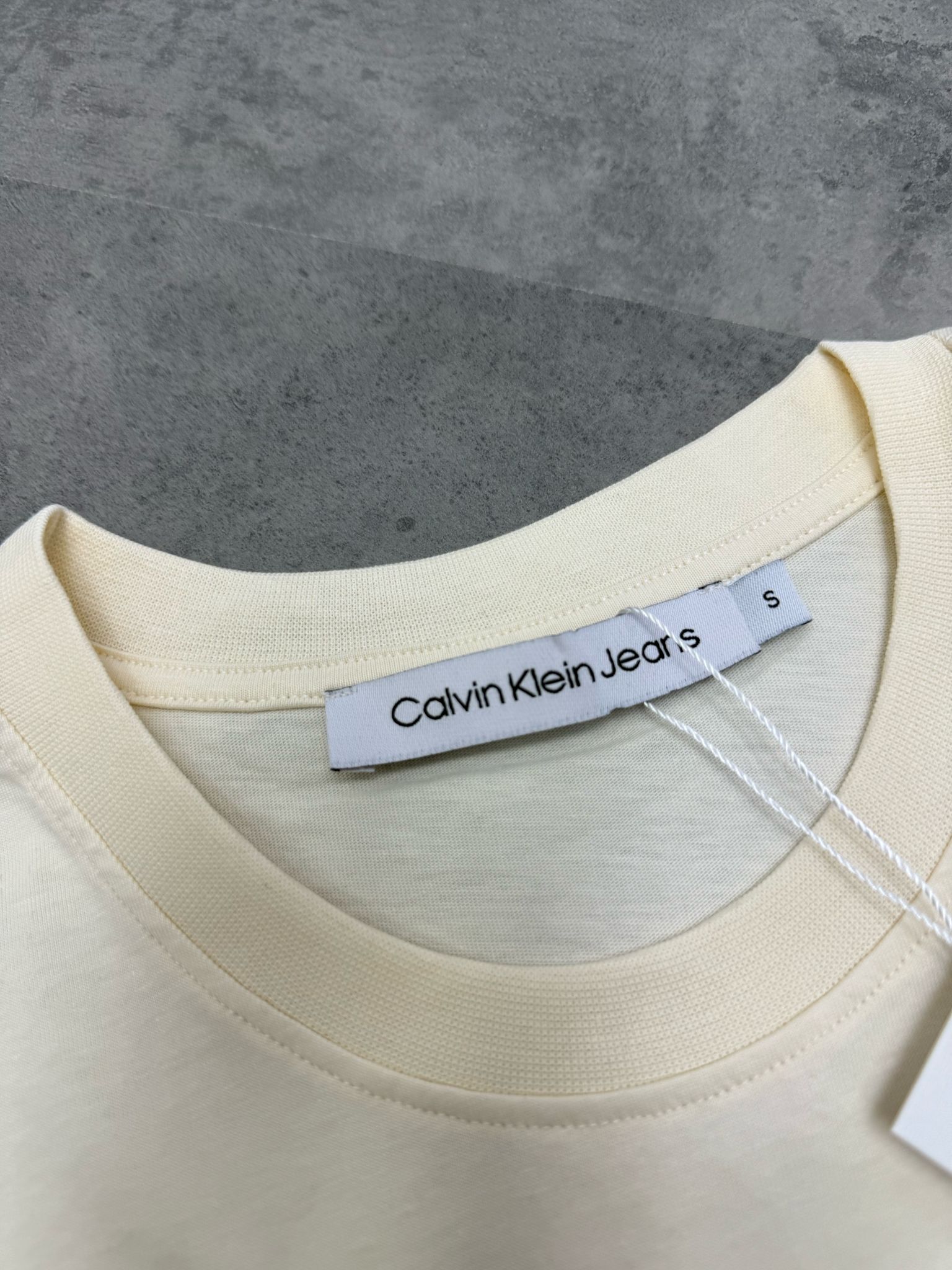 Yeni Sezon Nakış Peluş Detaylı Özel Seri T-shirt