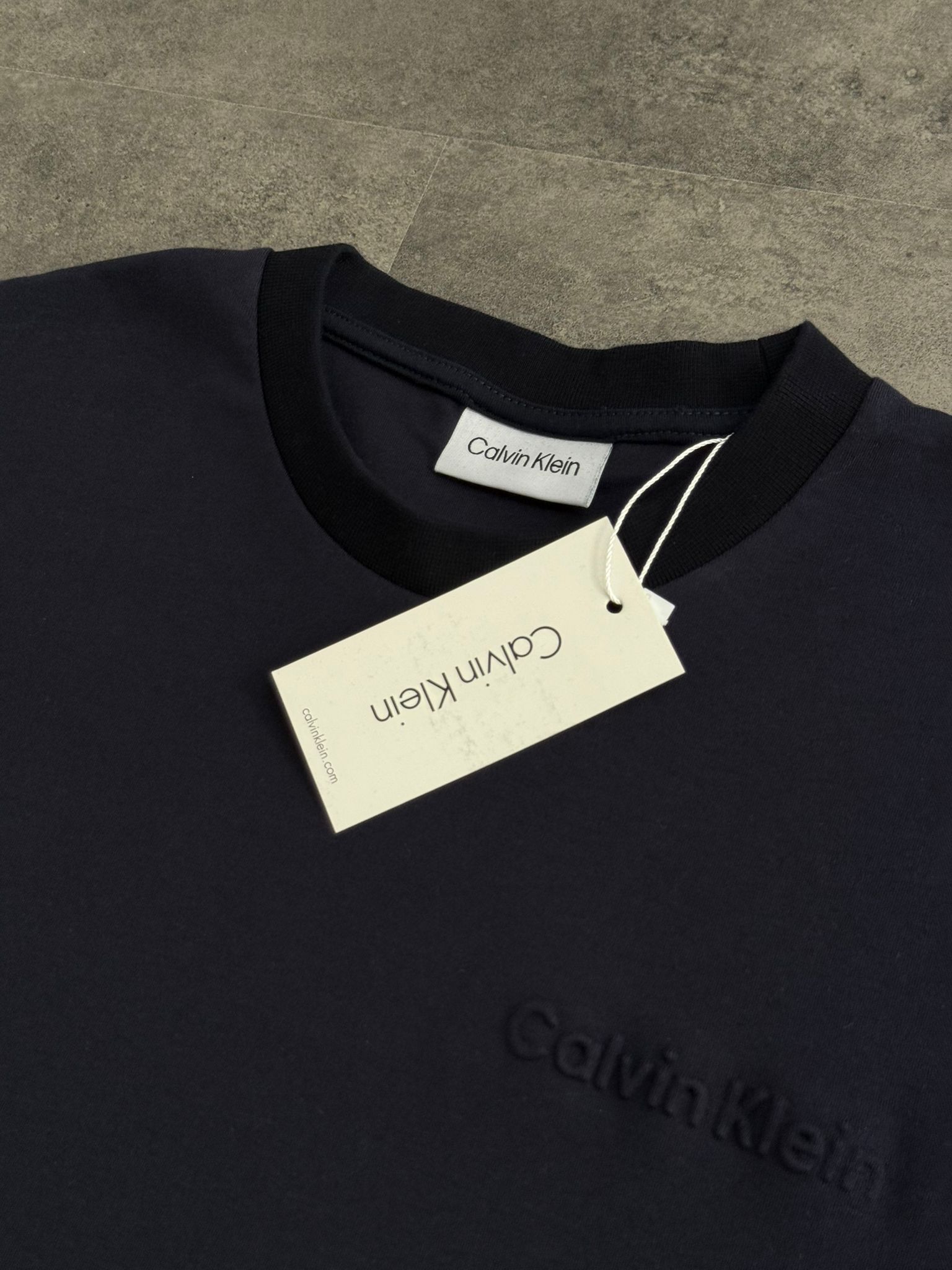 Yeni Sezon Kabartmalı Baskı Essential T-shirt