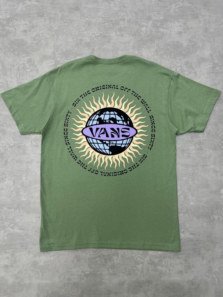 Green T-shirt With Sun And Earth Print On The Back