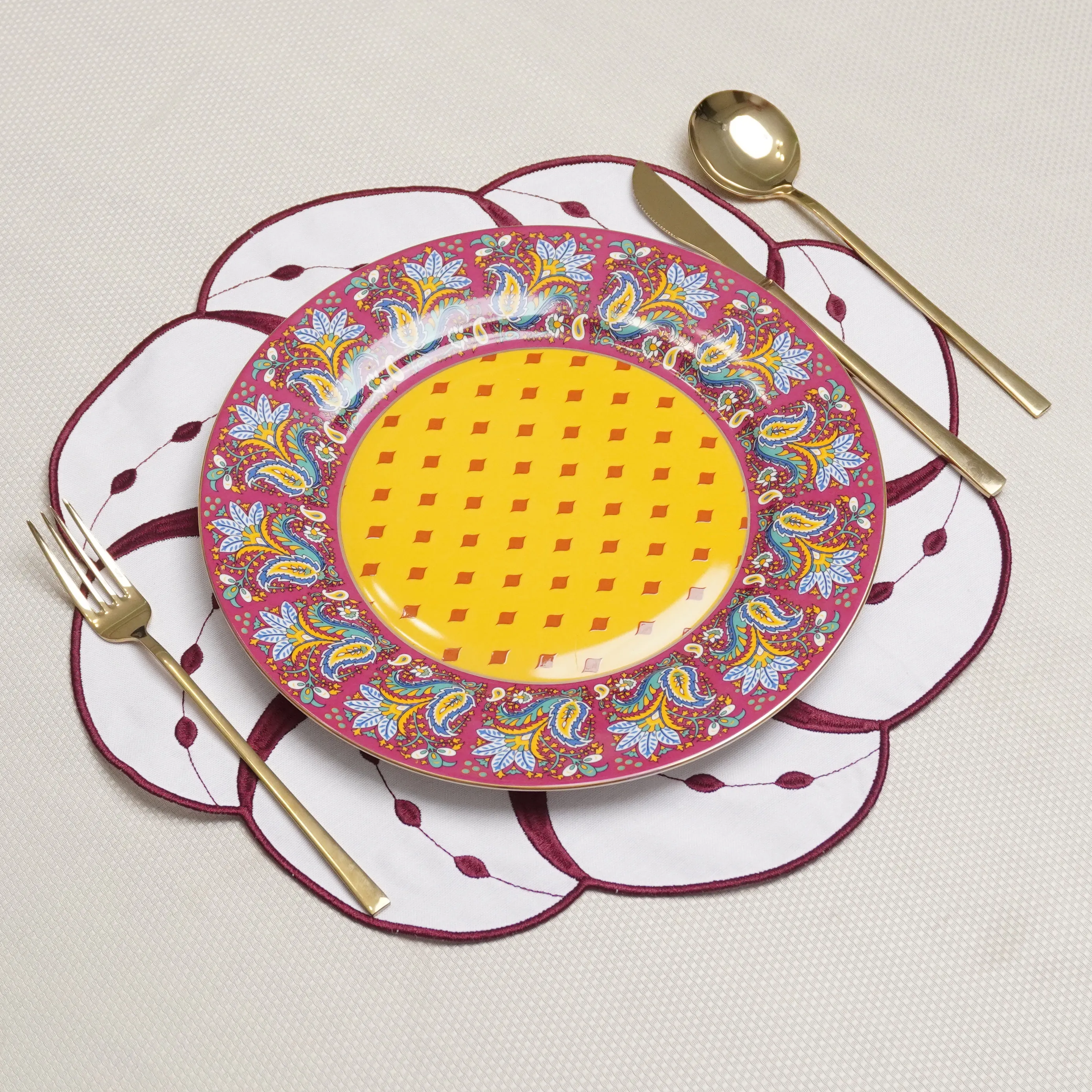 Beyaz Bordo Amora Amerikan Servis 2 Adet