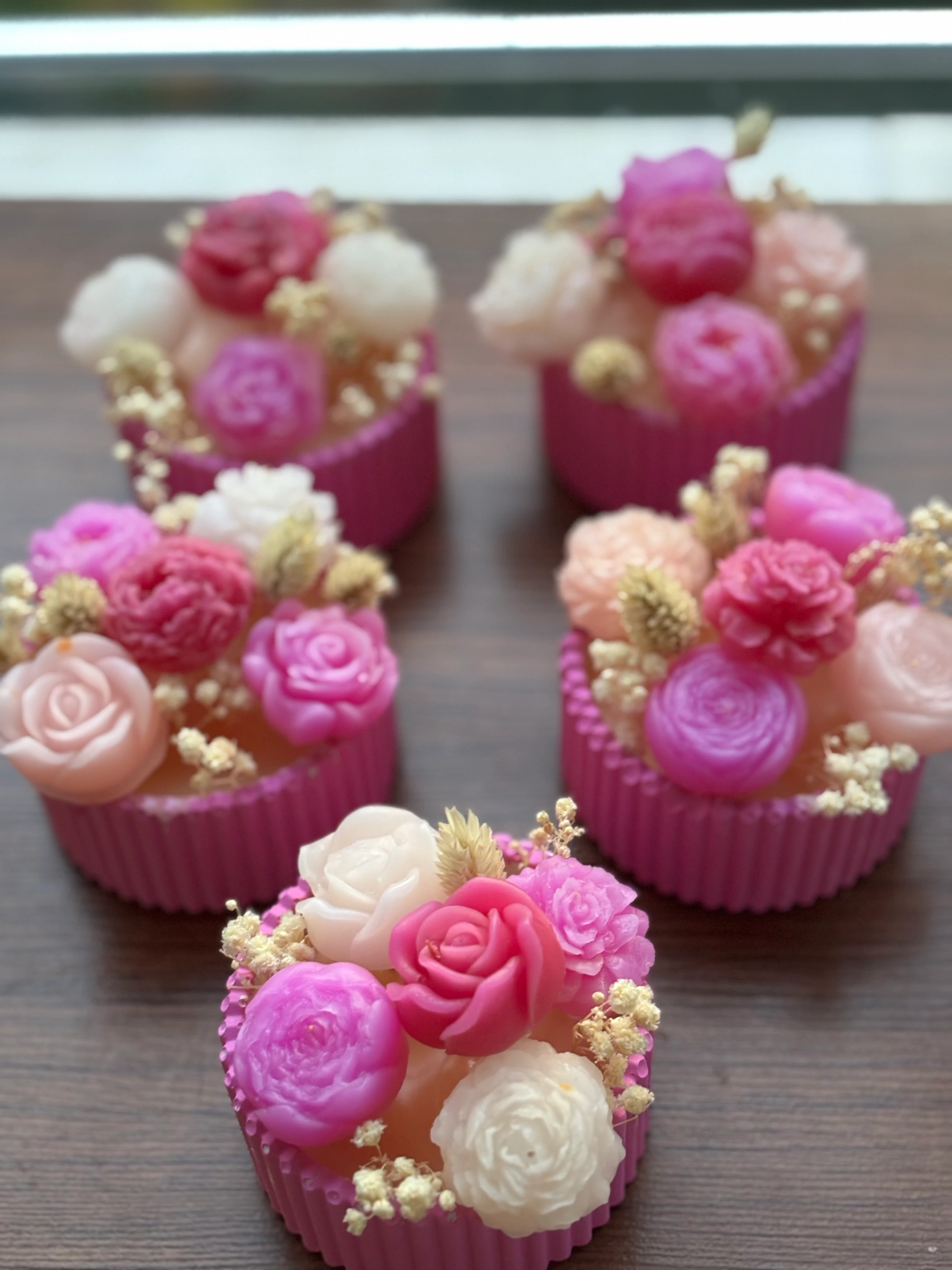 Tırtıklı Kase Çiçek Mum