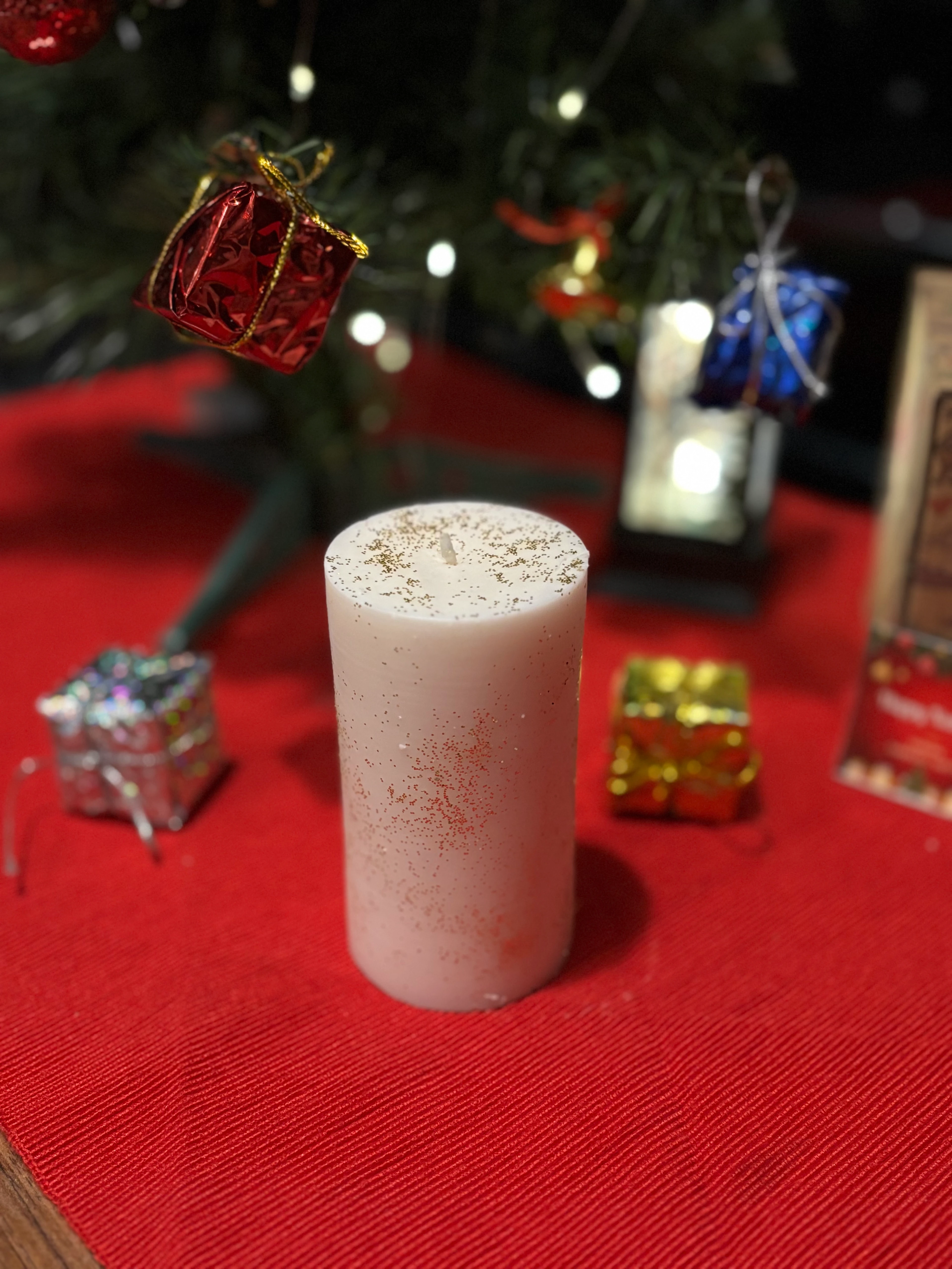 Gold Simli Sütun Mum