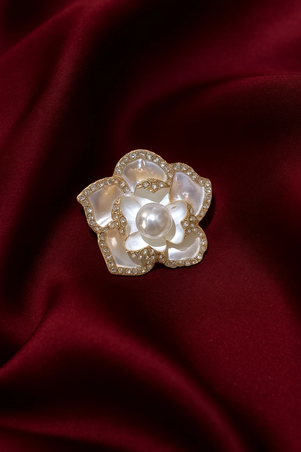 Sedefli İnci Detaylı Çiçek Broş Çelik