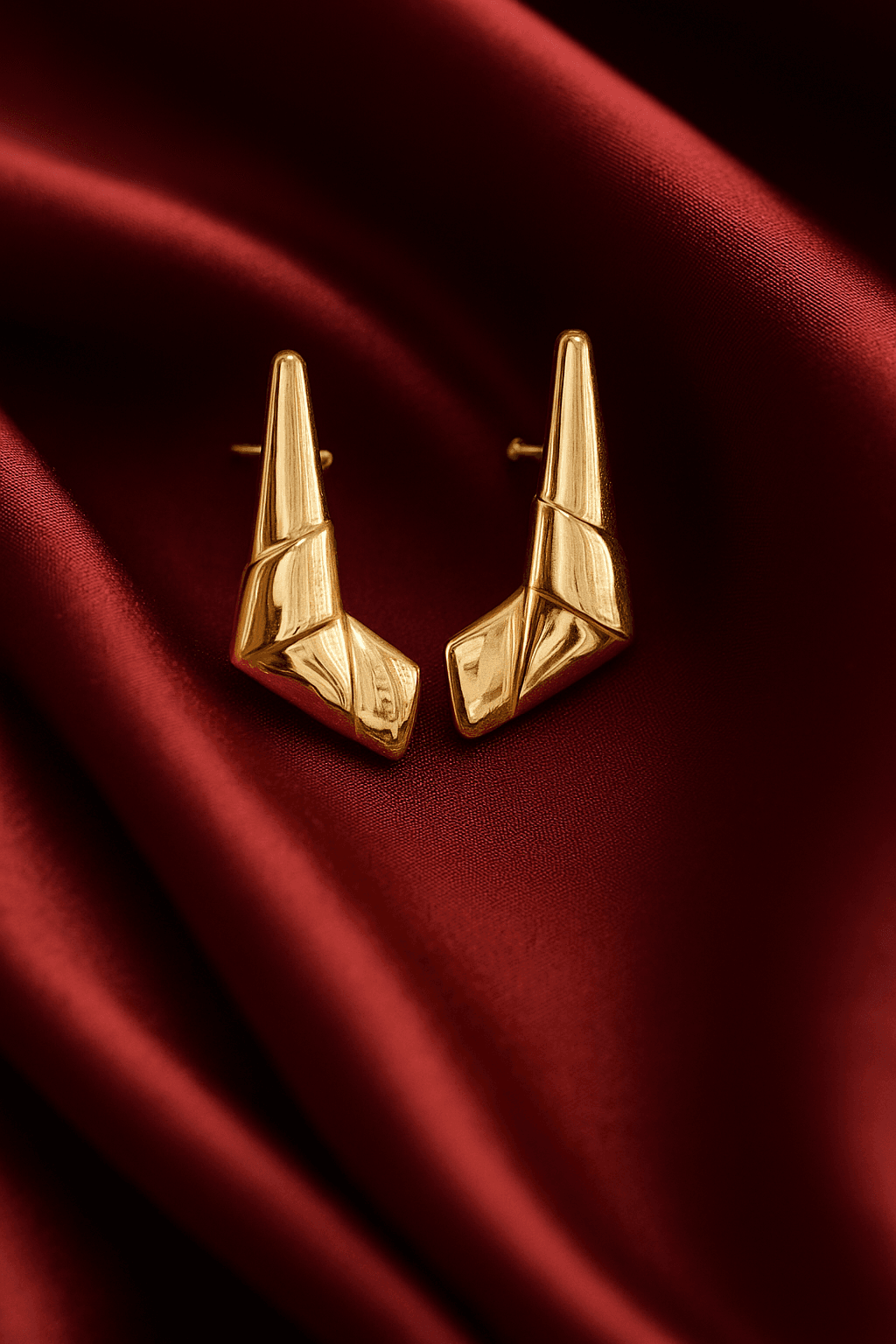 Gold Kıkırdaklı Küpe 
