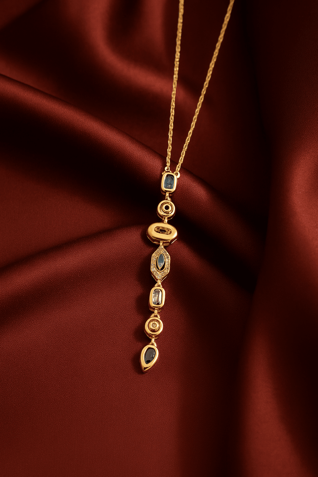 Gold Renkli Zirkon Taşlı Kolye Çelik