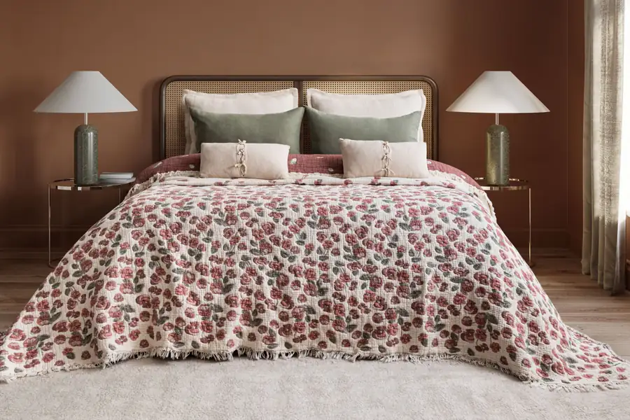 Bloom Menekşe Desen 7 Katlı Müslin Yorgan Kırmızı