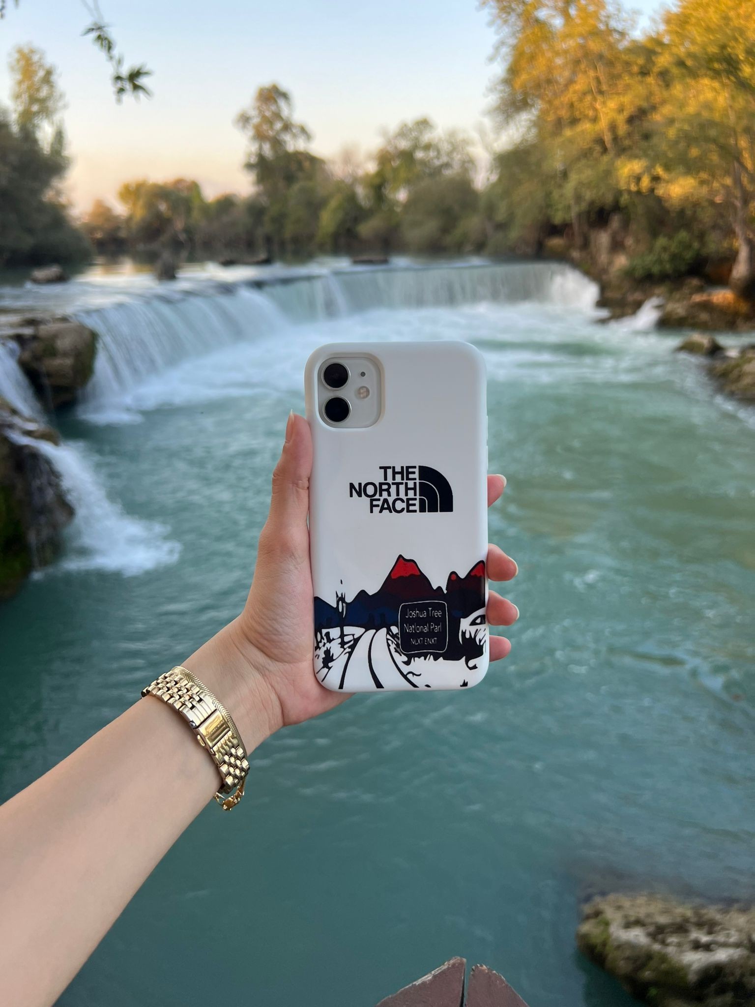 The North Face Tasarımlı Beyaz Telefon Kılıfı