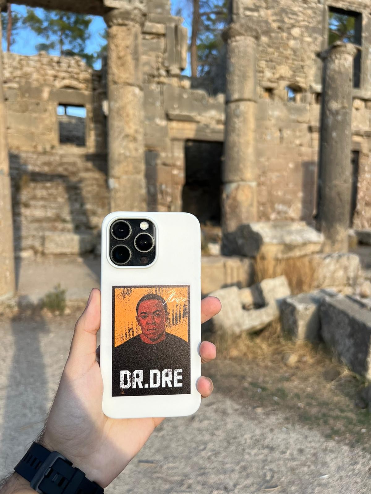 Dr. Dre Tasarımlı Beyaz Telefon Kılıfı