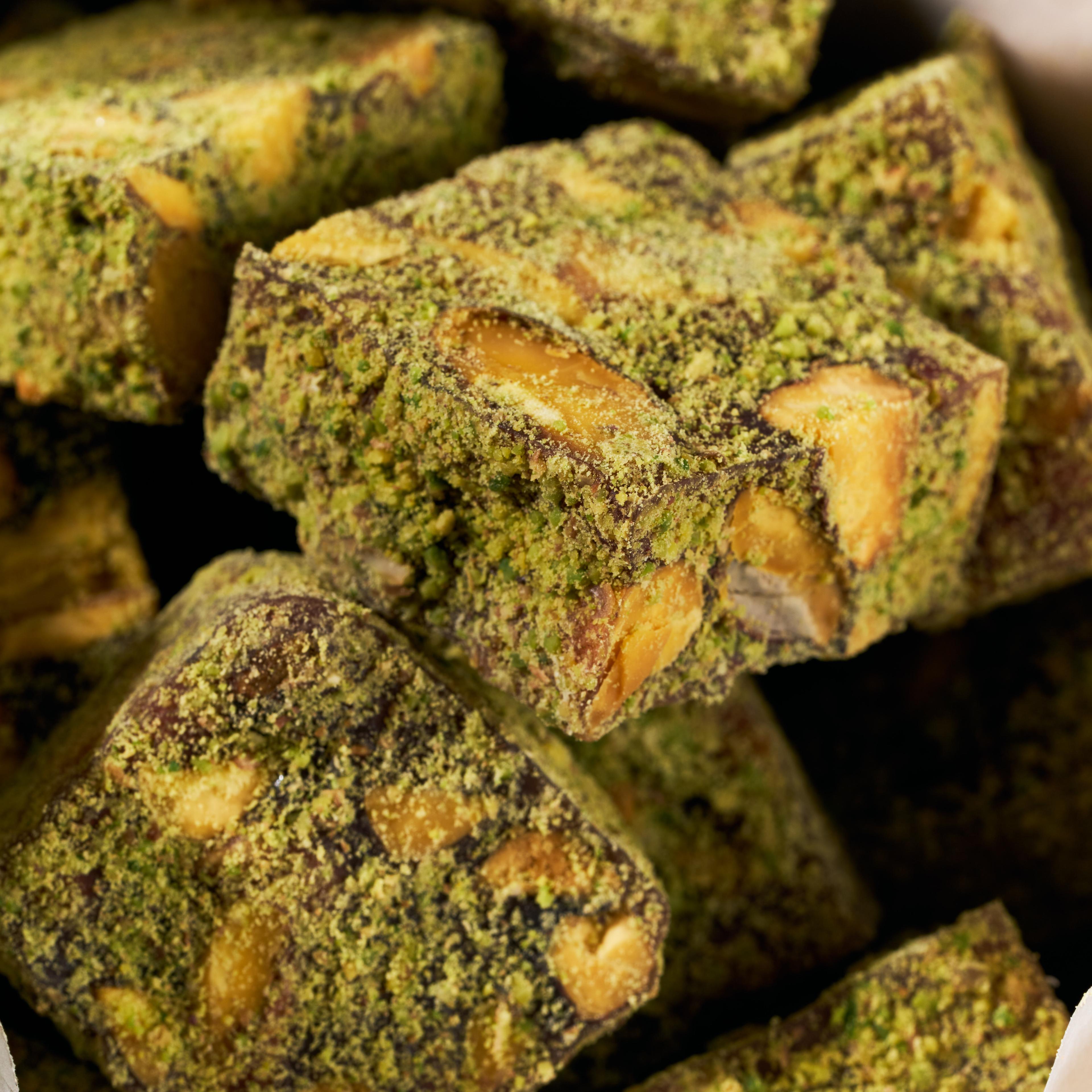 Antep Fıstıklı Nar Aromalı Sarma Lokum