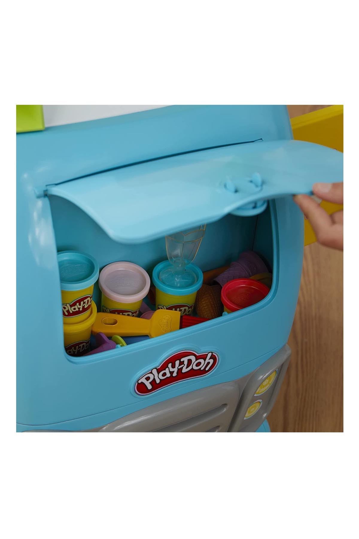 Play-Doh Dev Dondurma Arabam