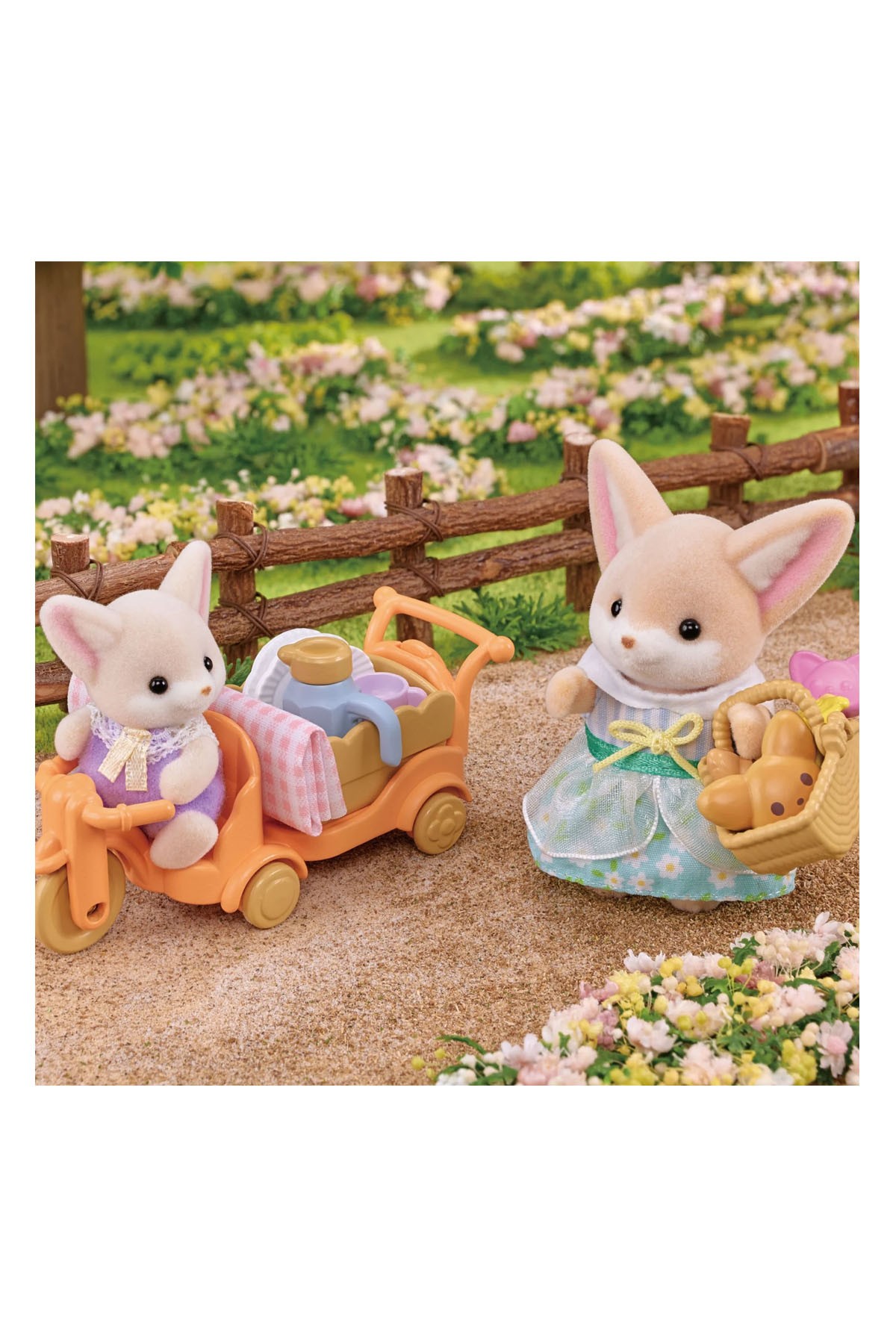 Sylvanian Families Piknik Seti Çöl Tilkisi Kız ve Bebek 5698