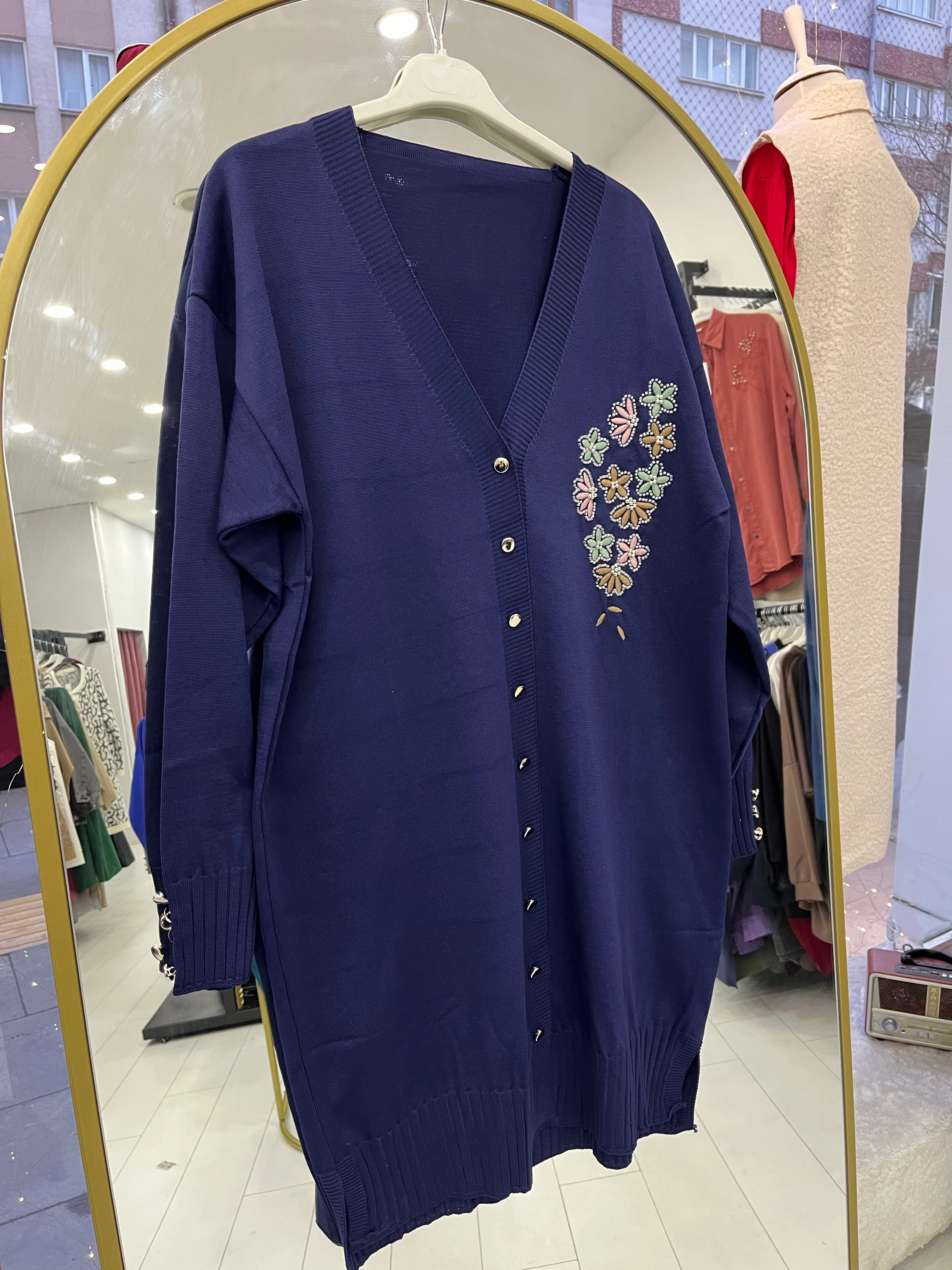 KAMPANYALI ÇİÇEKLİ HIRKA