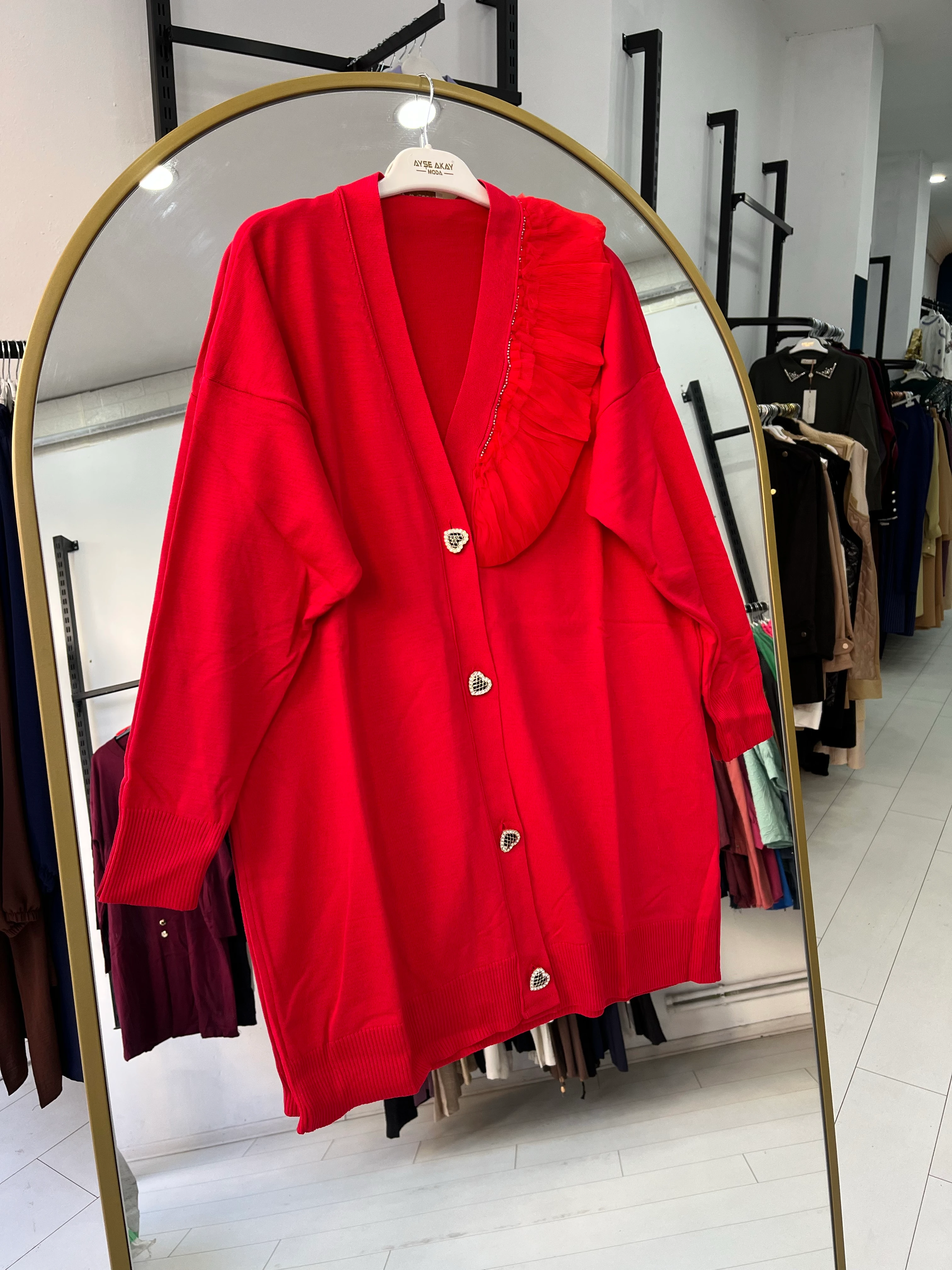 Kalp düğmeli hırka