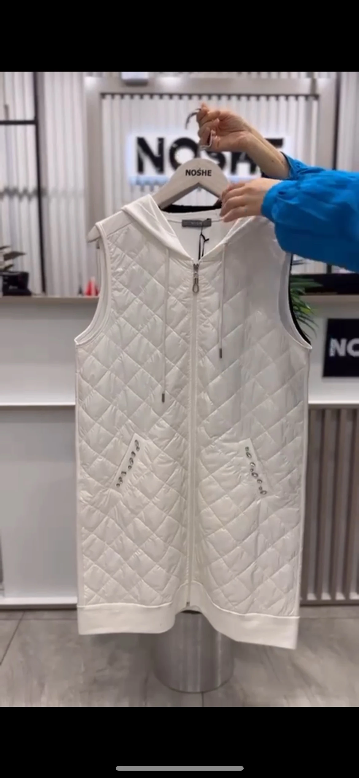 KAPİTONE DETAYLI YELEK